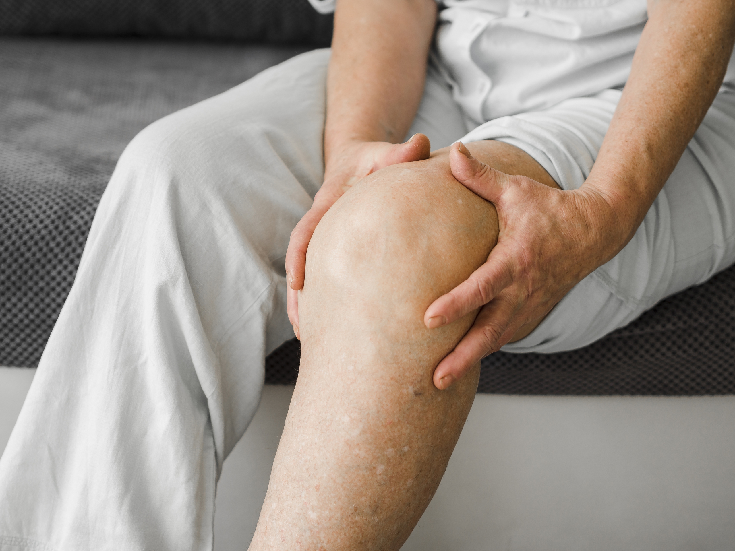 Thừa cân phá hủy xương khớp: Nguy cơ tiềm ẩn và cách bảo vệ sức khỏe - Ảnh 2.