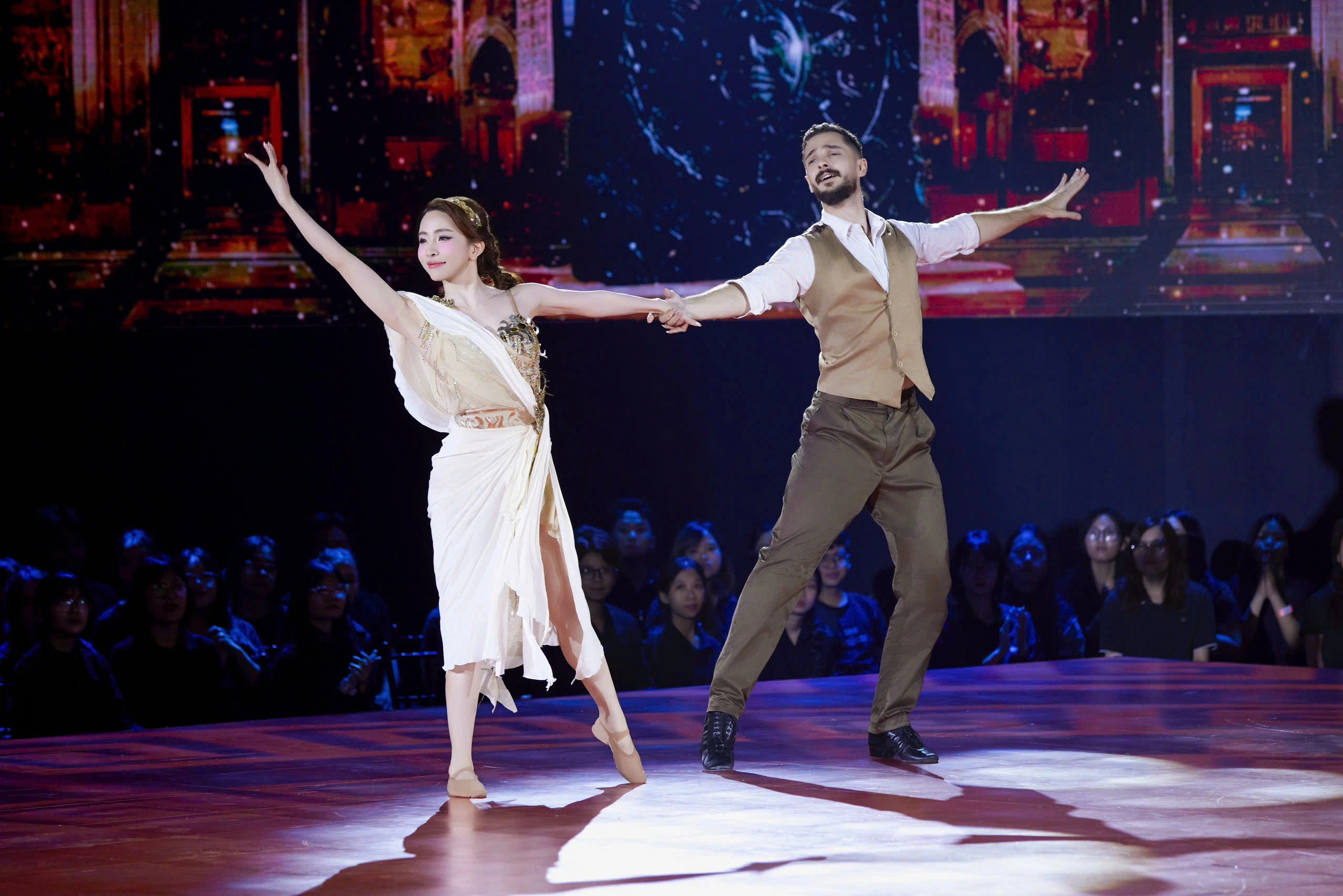 - Foto 1.  - Ảnh 1.