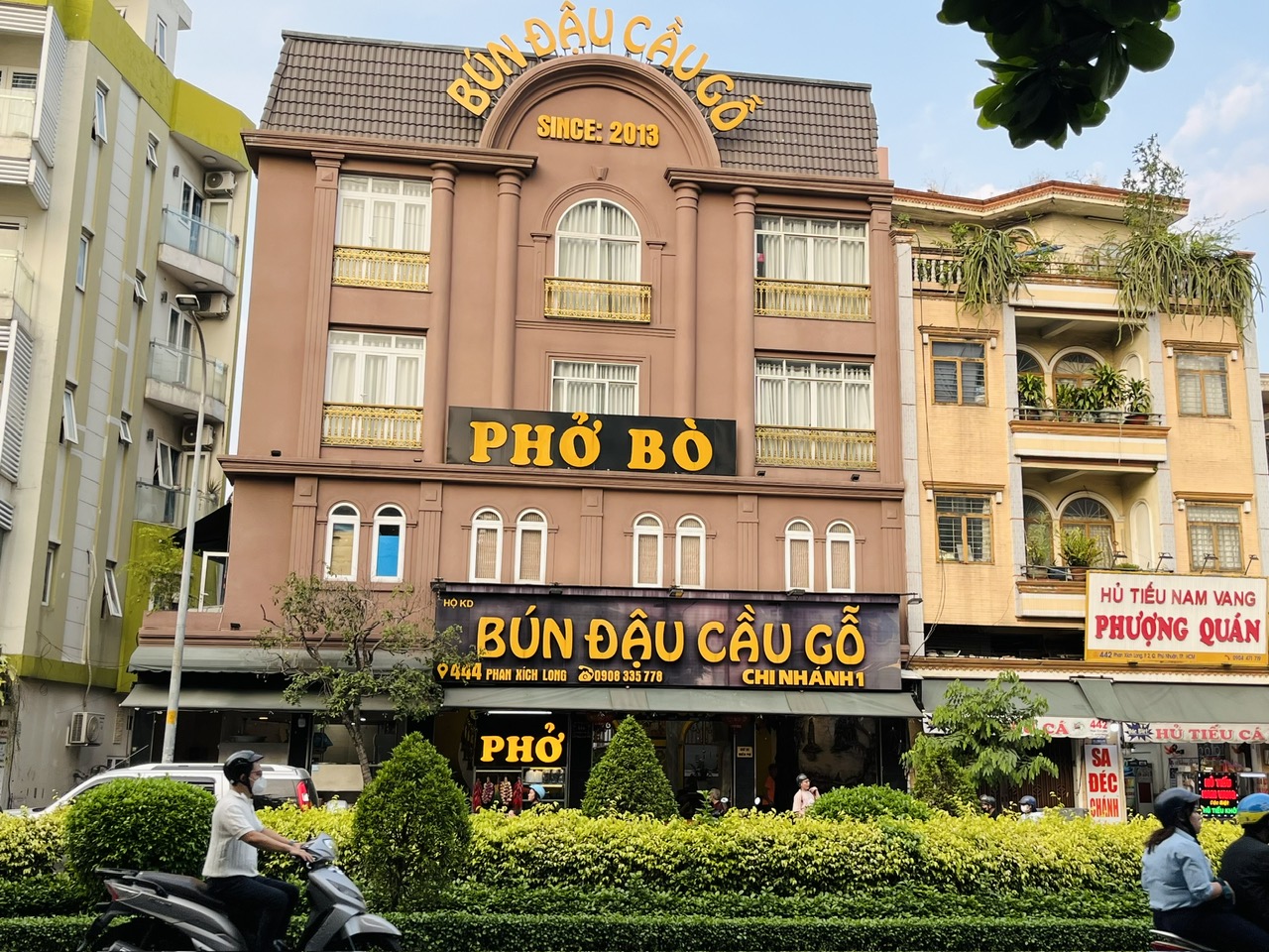 Phố ẩm thực Phan Xích Long có thật chỉ dành cho người giàu? - Ảnh 6.