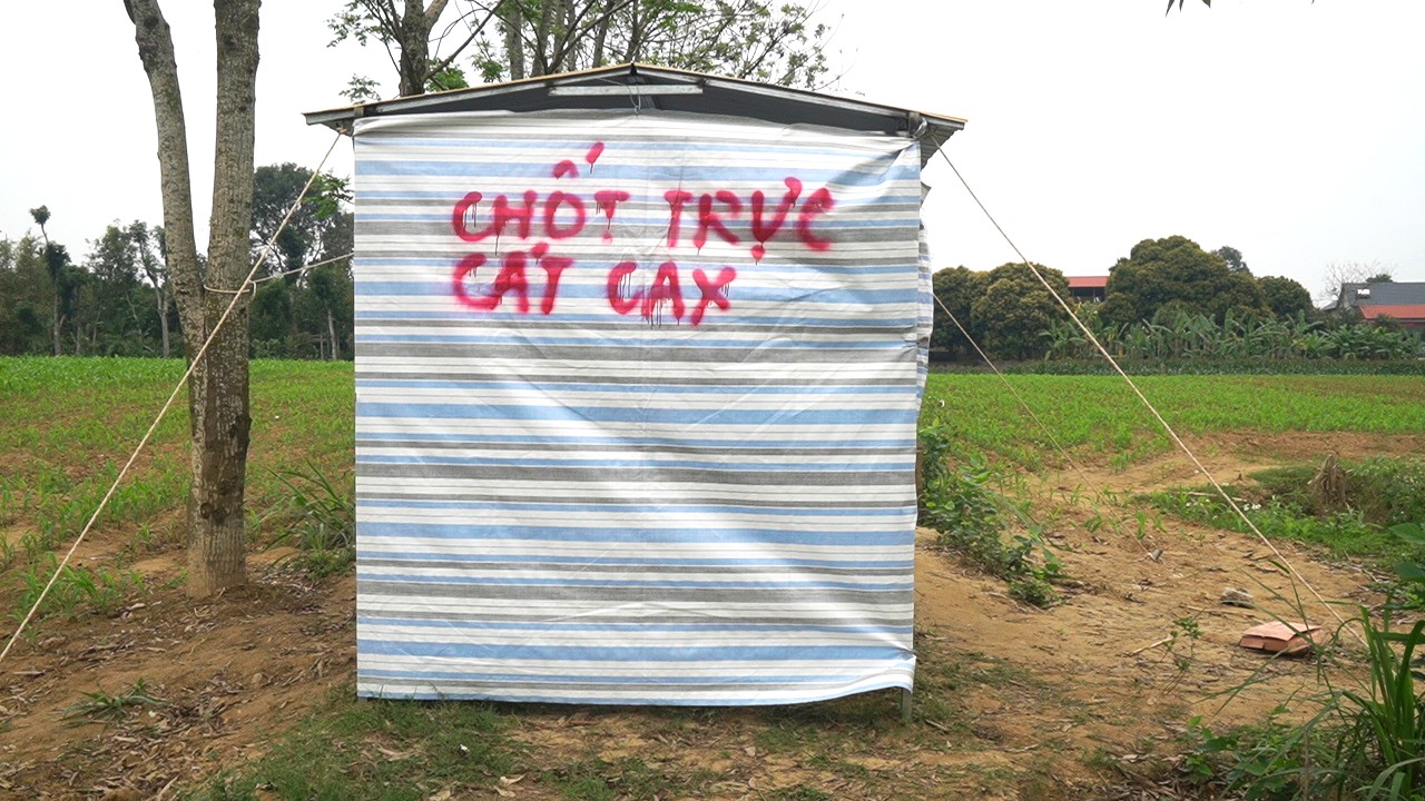 ' Cát tặc ' lộng hành trên sông Mã đe dọa tuyến kè 82 tỉ đồng - Ảnh 4. ' Cát tặc ' lộng hành trên sông Mã đe dọa tuyến kè 82 tỉ đồng - Ảnh 4.