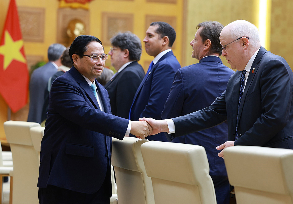 VN sẽ thành trung tâm thương mại ASEAN thu hút đầu tư lớn từ EU - Ảnh 1. VN sẽ thành trung tâm thương mại ASEAN thu hút đầu tư lớn từ EU - Ảnh 1.