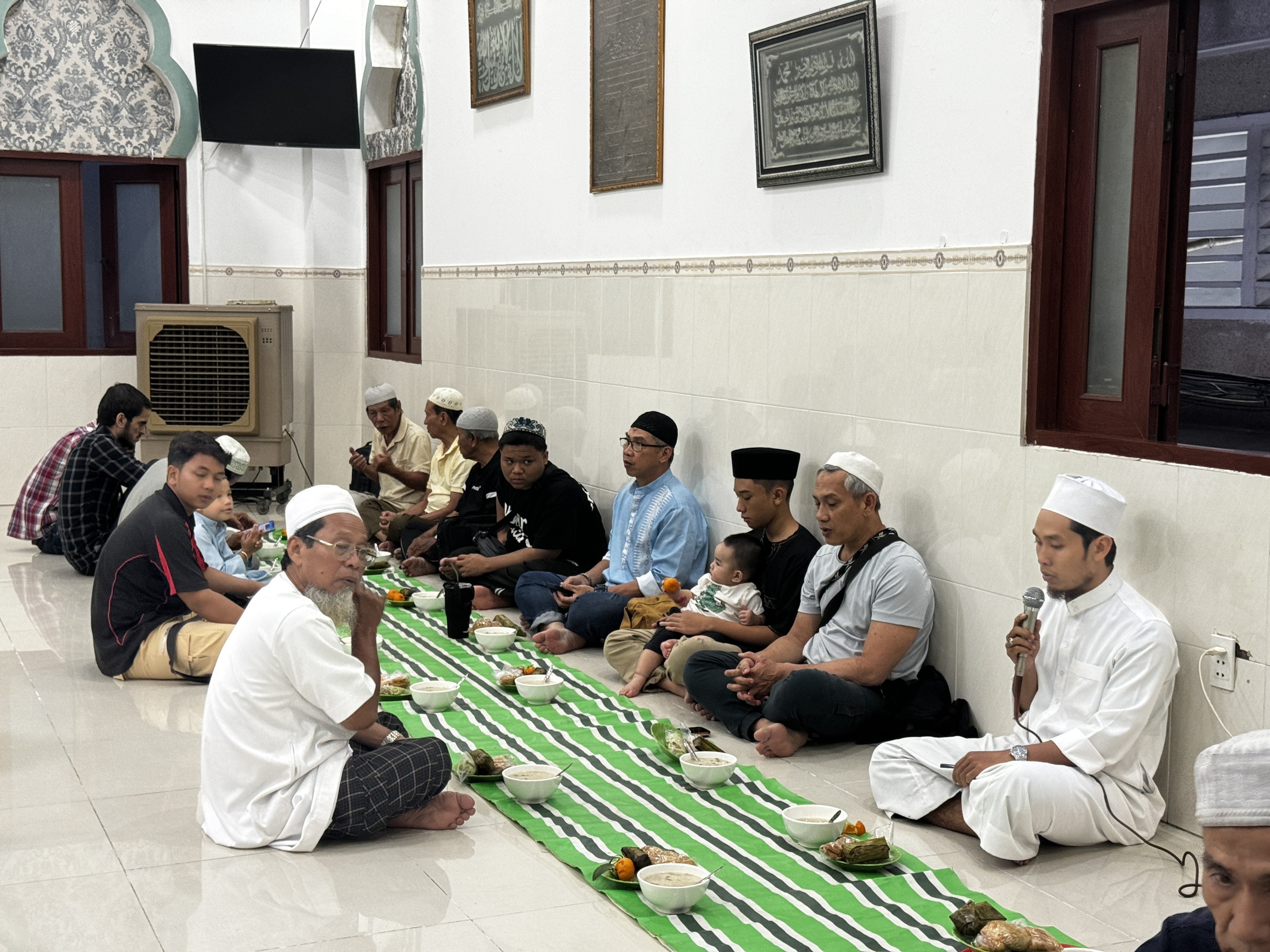 Bữa ăn sau 18 giờ 8 phút của người Hồi giáo trong tháng Ramadan có món gì?- Ảnh 7.