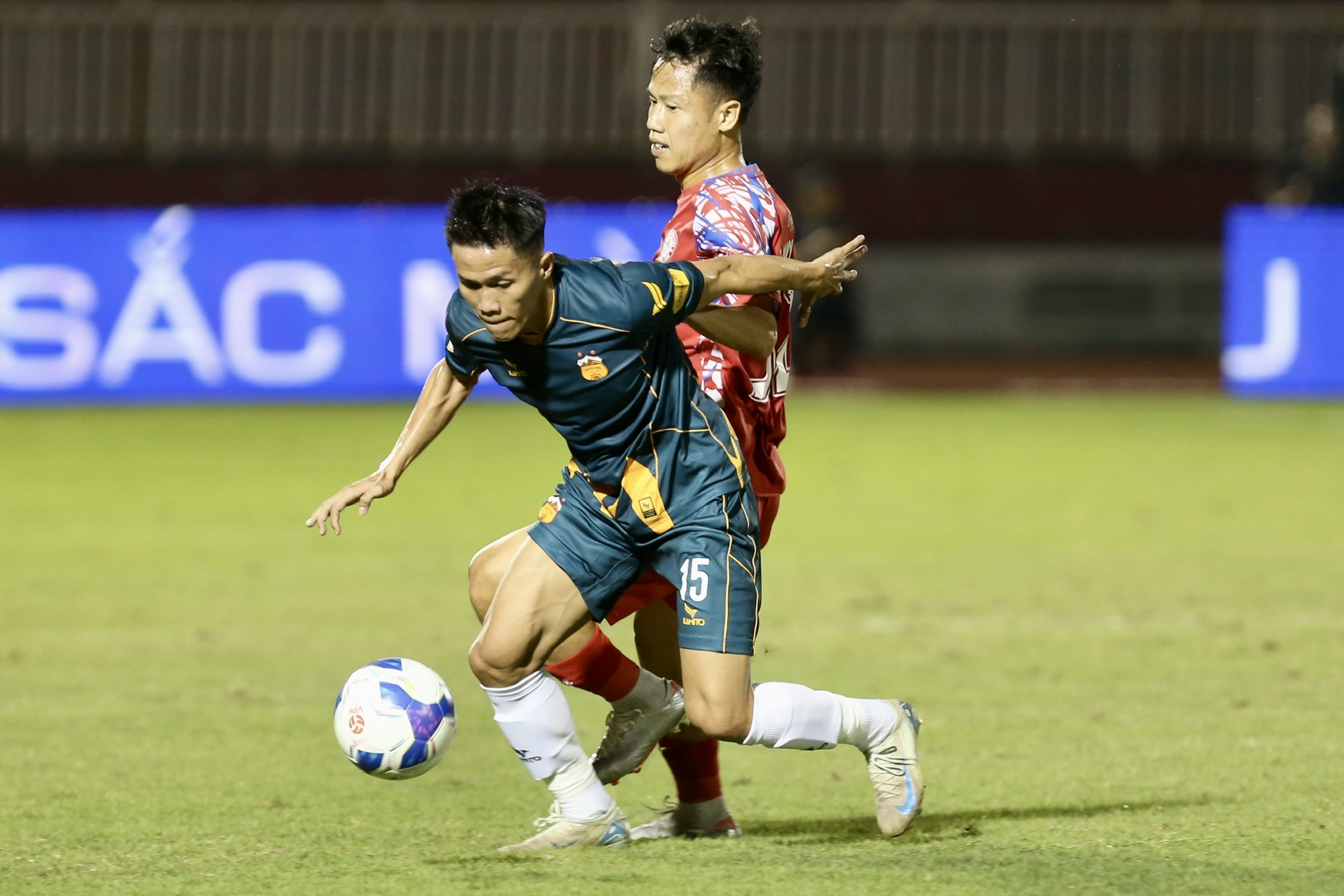 Bảng xếp hạng V-League mới nhất: HAGL ở nấc thang cực thấp, Đà Nẵng chưa thoát đáy- Ảnh 2.