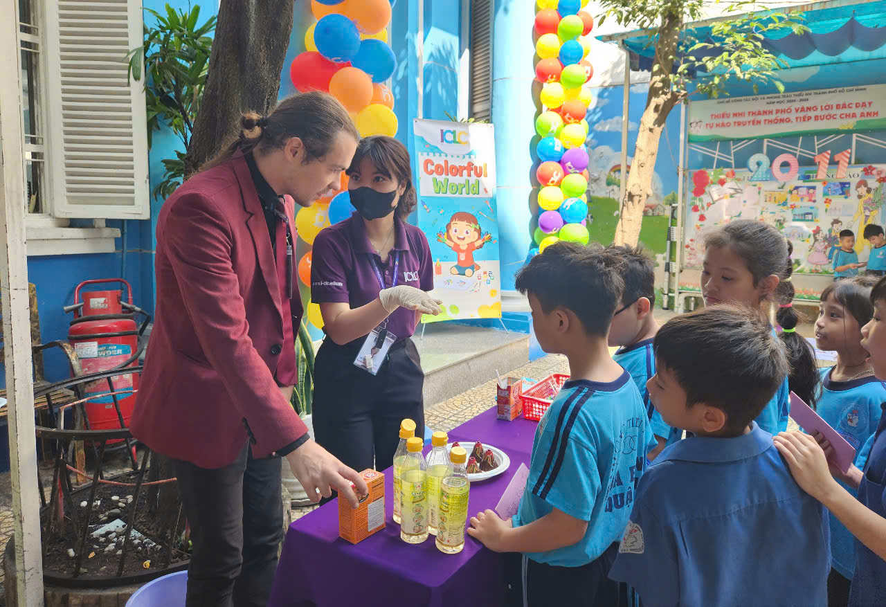 Giám đốc Sở GD-ĐT TP.HCM: Trường học dạy tốt, học sinh không phải đi học thêm - Ảnh 3.