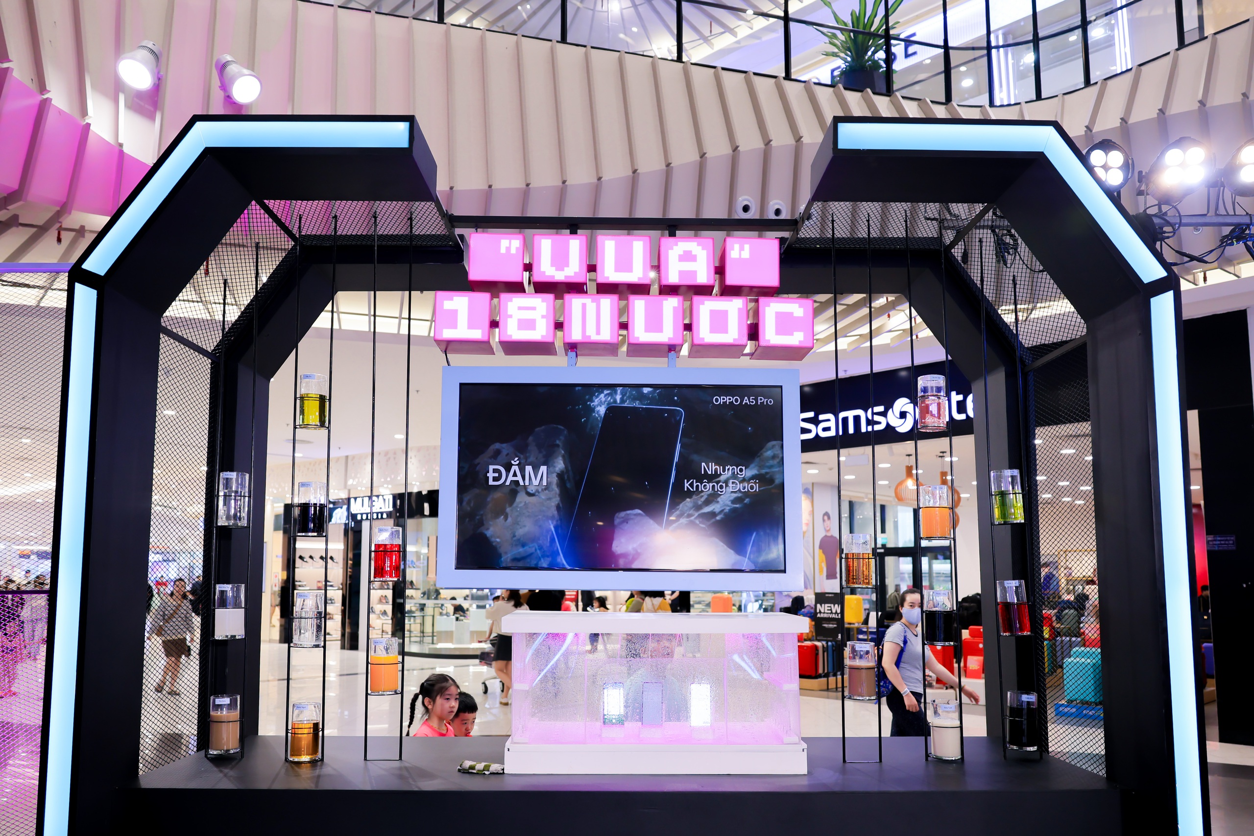 ‘Vua độ bền’ OPPO A5 khuấy đảo AEON Mall Hà Đông- Ảnh 1. ‘Vua độ bền’ OPPO A5 khuấy đảo AEON Mall Hà Đông- Ảnh 1.