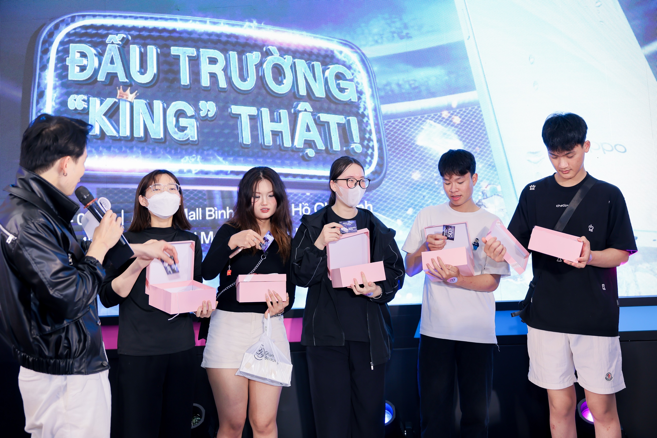 ‘Vua độ bền’ OPPO A5 khuấy đảo AEON Mall Hà Đông- Ảnh 4. ‘Vua độ bền’ OPPO A5 khuấy đảo AEON Mall Hà Đông- Ảnh 4.
