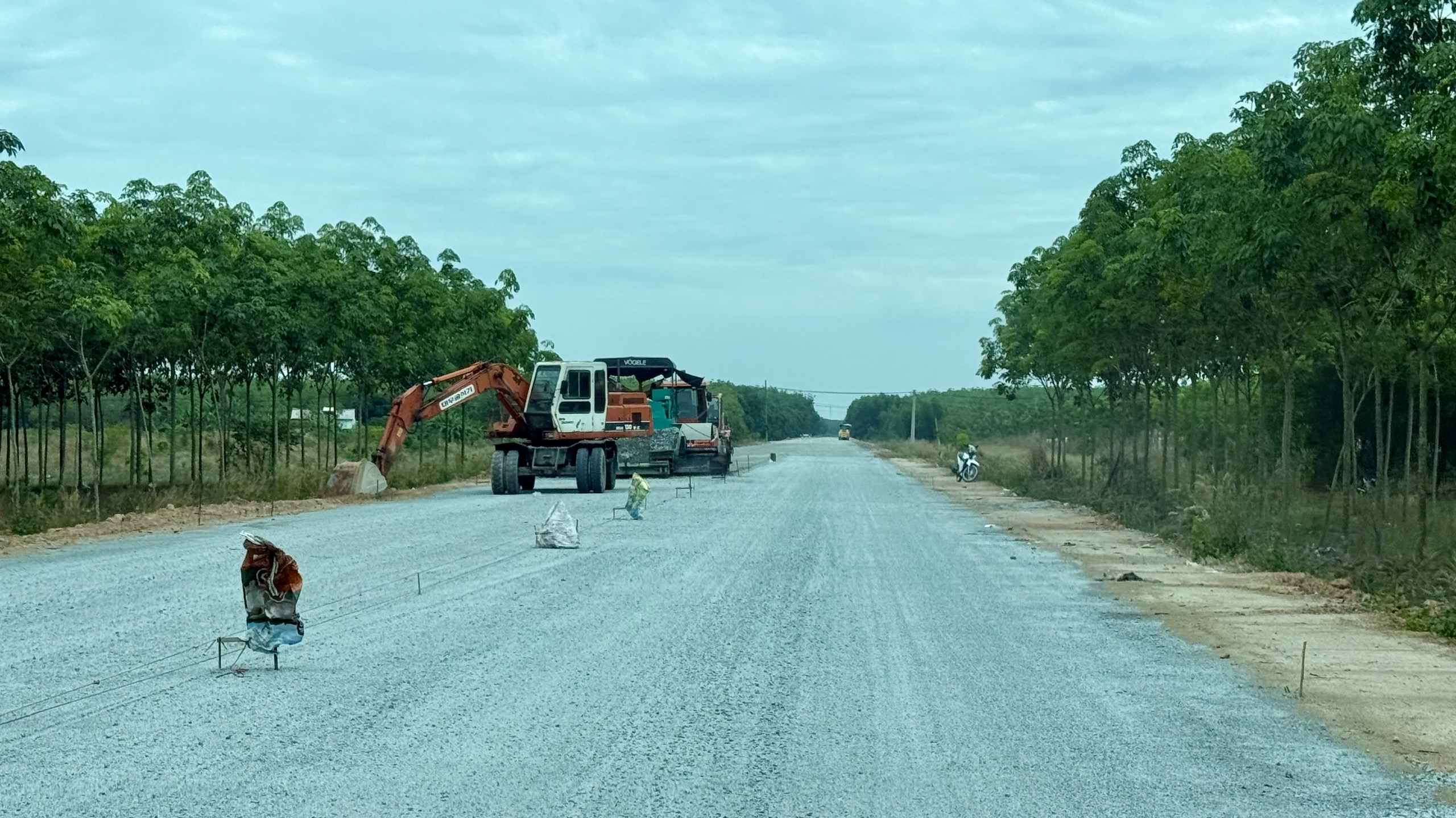 Hợp long cầu Thanh An, đường Hồ Chí Minh qua Bình Dương sắp thông xe kỹ thuật- Ảnh 4.