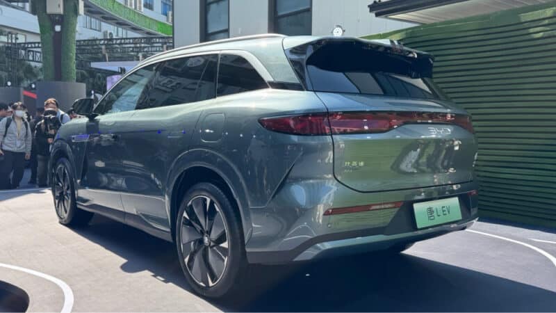 BYD phát triển nền tảng mới cho ô tô điện, sạc 5 phút đi thêm 400 km- Ảnh 3. BYD phát triển nền tảng mới cho ô tô điện, sạc 5 phút đi thêm 400 km- Ảnh 3.