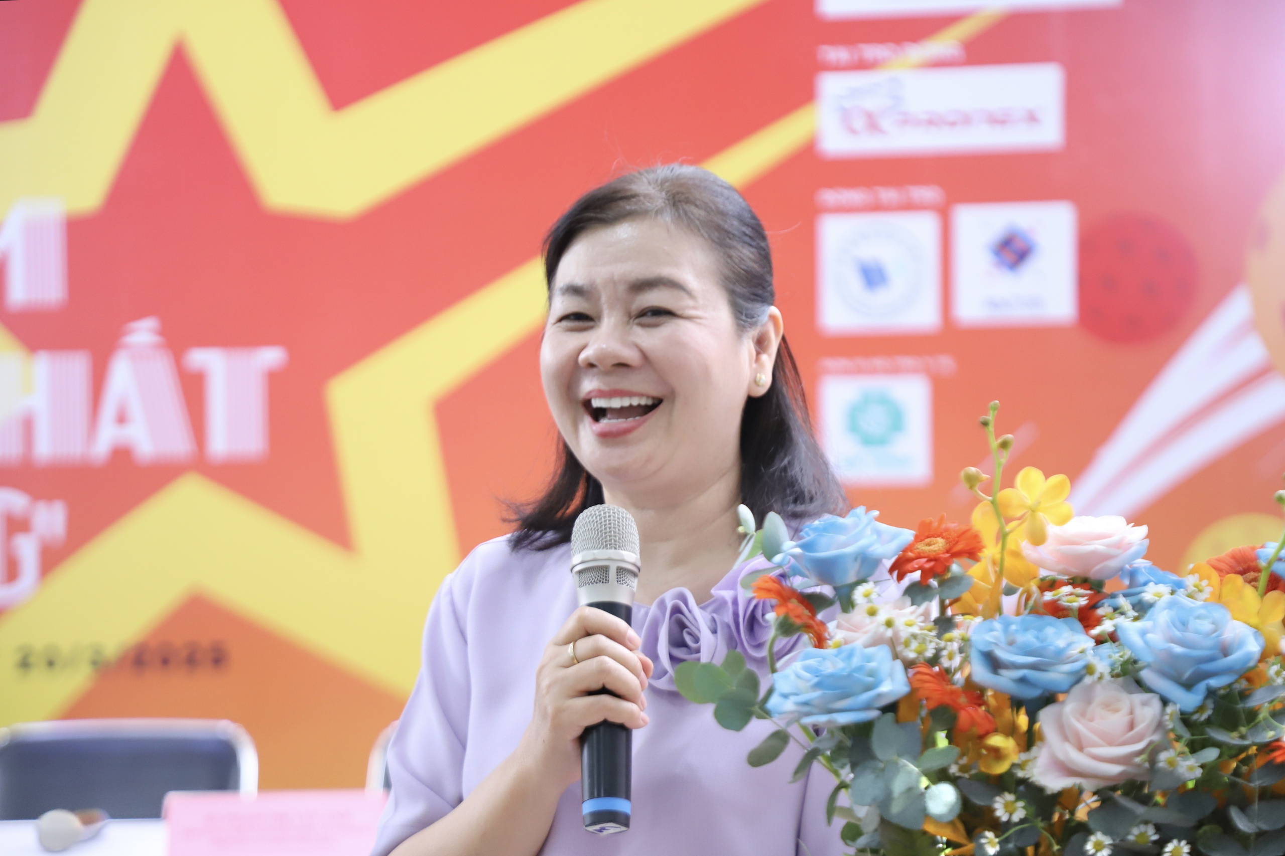 Ho Chi Minh City Women's Newspaper organizes pickleball tournament '50 years of national reunification' - Photo 1. Báo Phụ nữ TPHCM tổ chức giải pickleball '50 năm thống nhất non sông'- Ảnh 1.