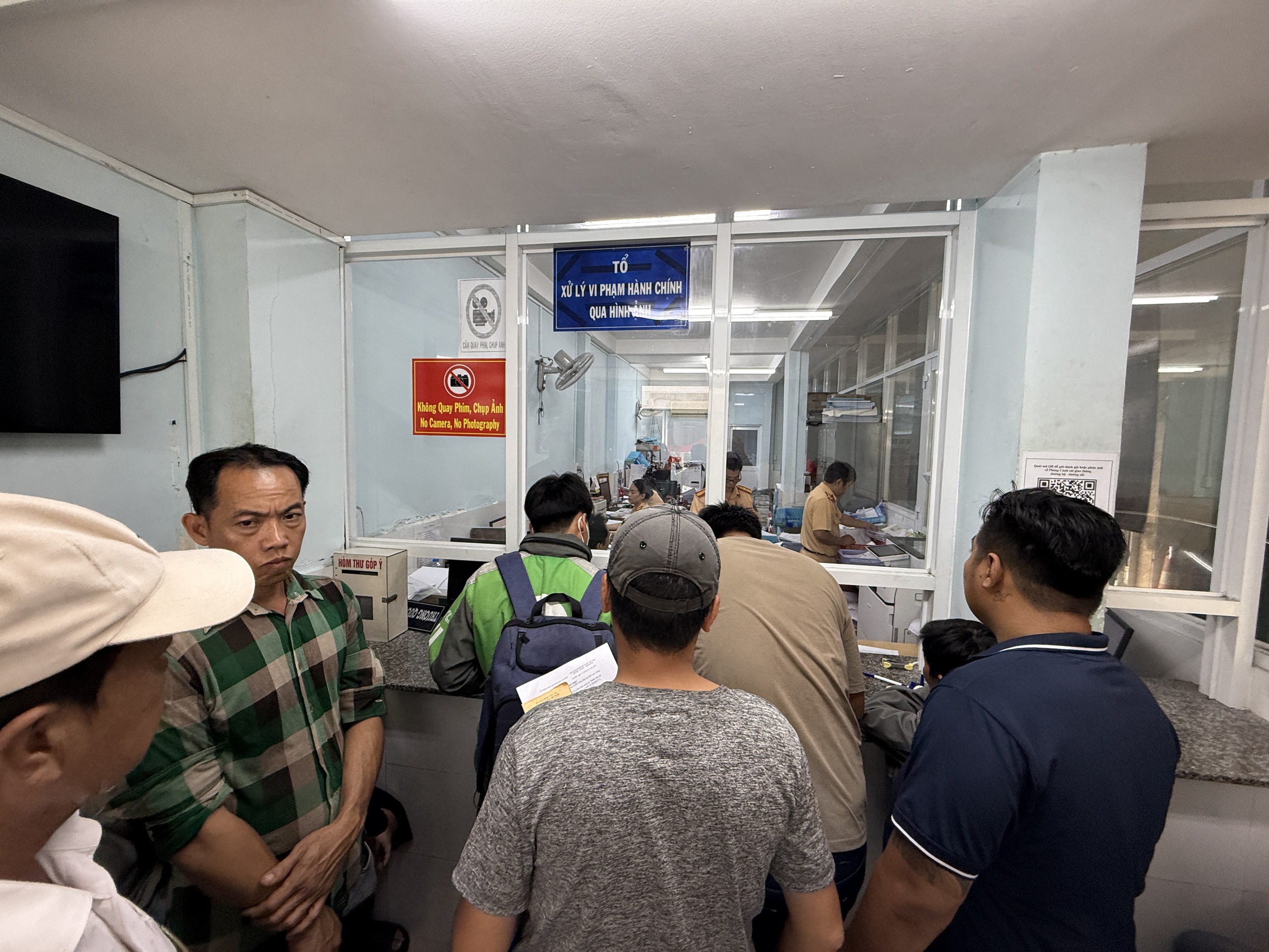 Bất ngờ tra ra lỗi bị CSGT phạt nguội vài năm trước, người dân cần làm gì?- Ảnh 2. Bất ngờ tra ra lỗi bị CSGT phạt nguội vài năm trước, người dân cần làm gì?- Ảnh 2.