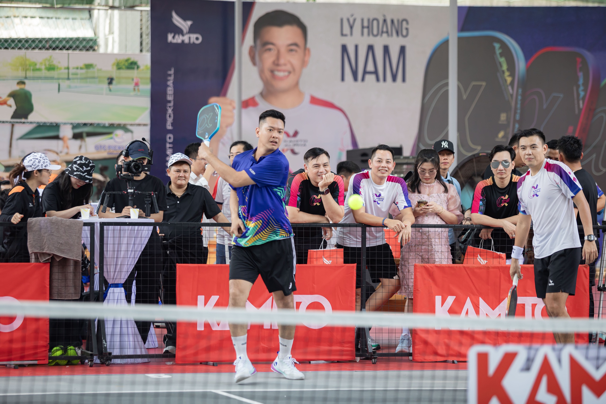 Hồ Đức Vĩnh cùng 'anh tài' Hồng Sơn, Tự Long đấu Pickleball với Lý Hoàng Nam - Ảnh 2.