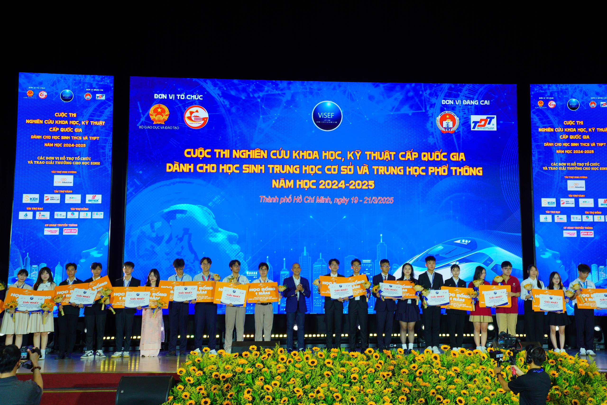 12 đề tài đạt giải nhất Cuộc thi Khoa học kỹ thuật quốc gia năm 2025- Ảnh 4. 12 đề tài đạt giải nhất Cuộc thi Khoa học kỹ thuật quốc gia năm 2025- Ảnh 4.