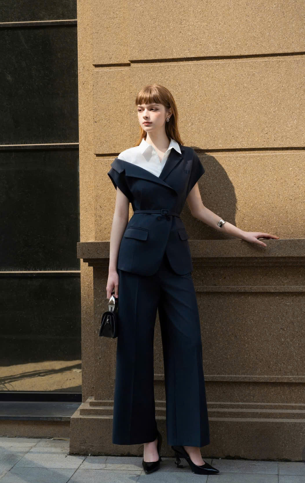 Hemligheten bakom matchande outfits för urbana skolflickor, både eleganta och snygga - Foto 5. Bí quyết phối đồ chuẩn gu nữ sinh thành thị, vừa sang vừa xinh- Ảnh 5.