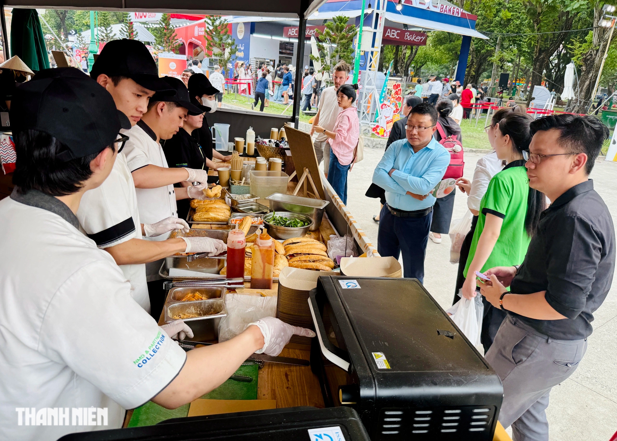 Lễ hội bánh mì Việt Nam ở TP.HCM đông nghẹt thực khách- Ảnh 12.