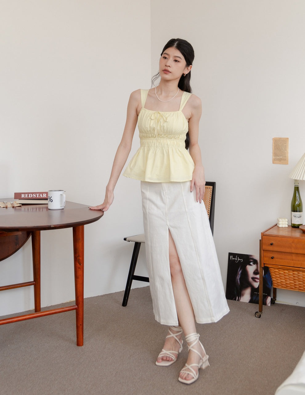 התקררו בקיץ הזה עם 4 עיצובים מגניבים של חולצות ללא שרוולים - תמונה 2. Giải nhiệt mùa hè với 4 mẫu áo không tay cực chất- Ảnh 2.