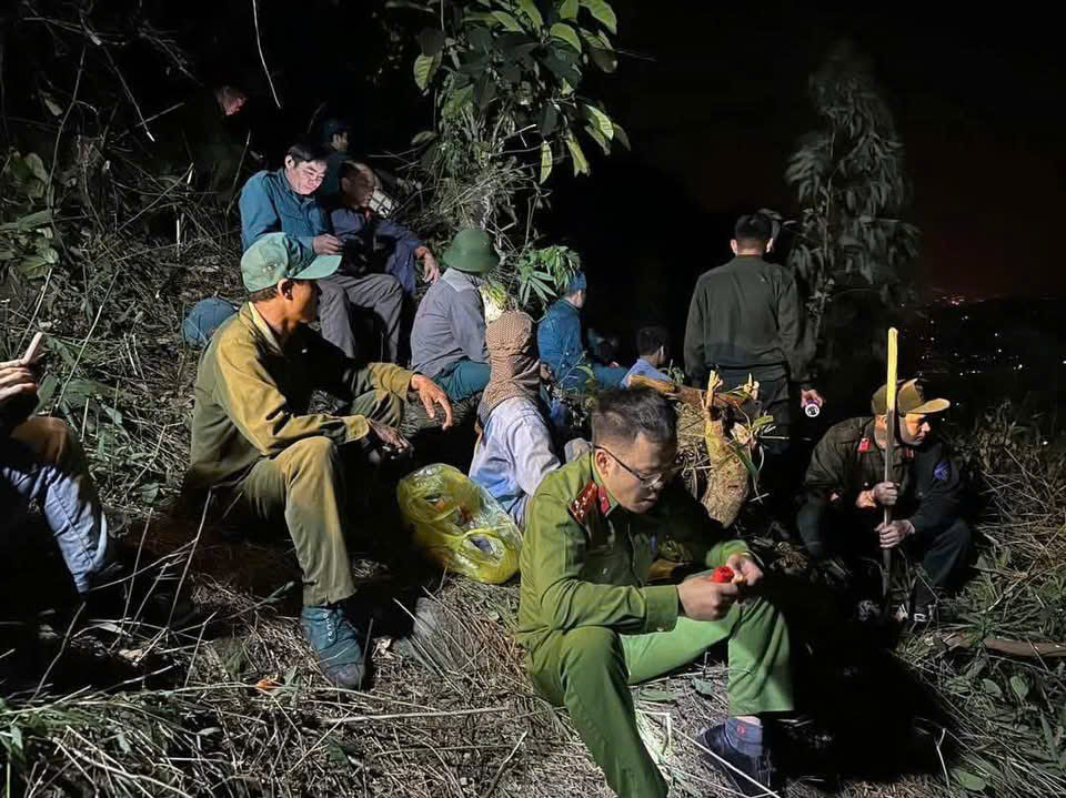 Cháy rừng dữ dội tại Tuyên Quang, một người dân tử vong- Ảnh 2. Cháy rừng dữ dội tại Tuyên Quang, một người dân tử vong- Ảnh 2.
