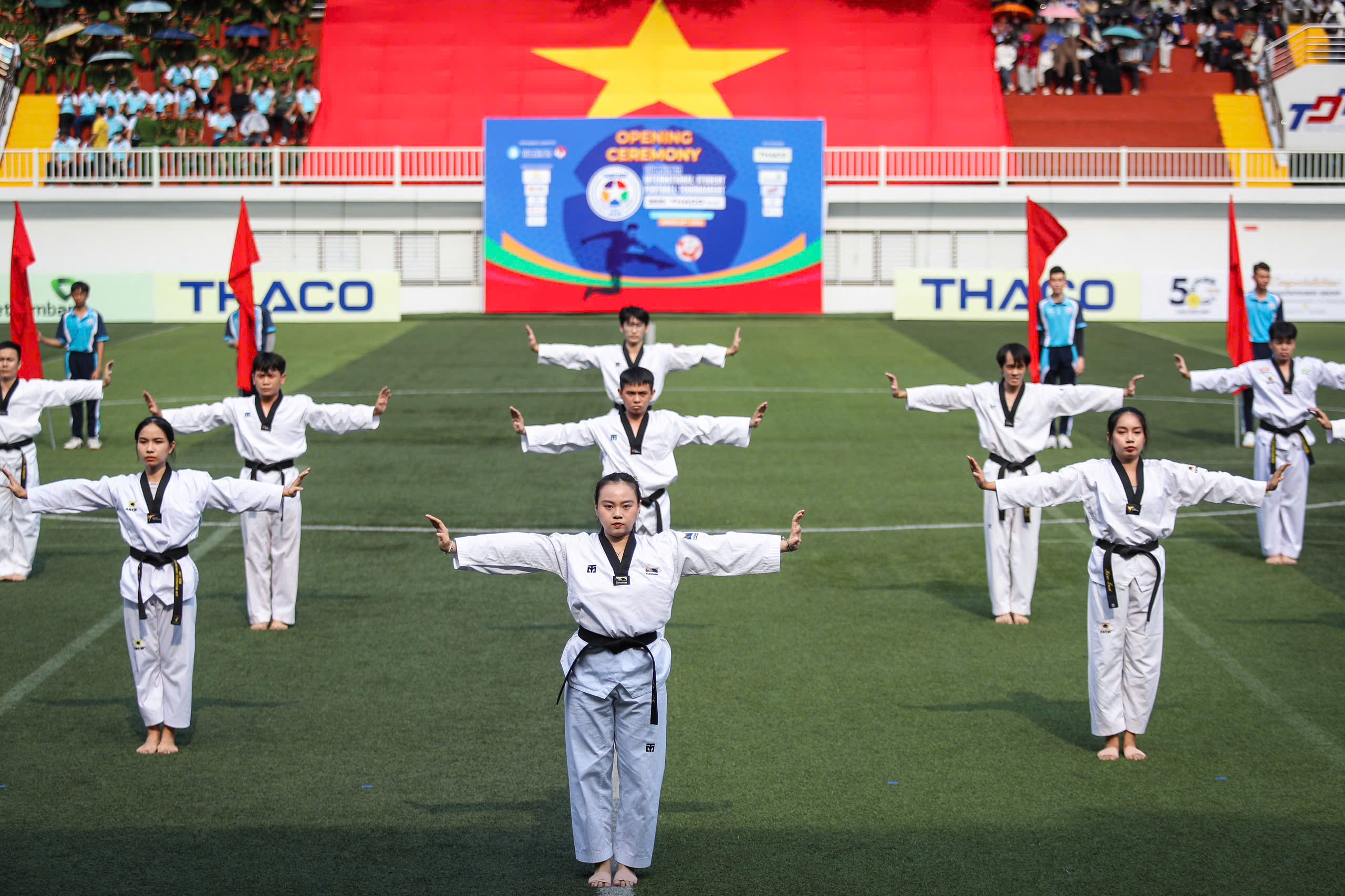 Giải bóng đá Thanh Niên sinh viên quốc tế: Tái hiện màn so tài của các đội tuyển quốc gia- Ảnh 9.