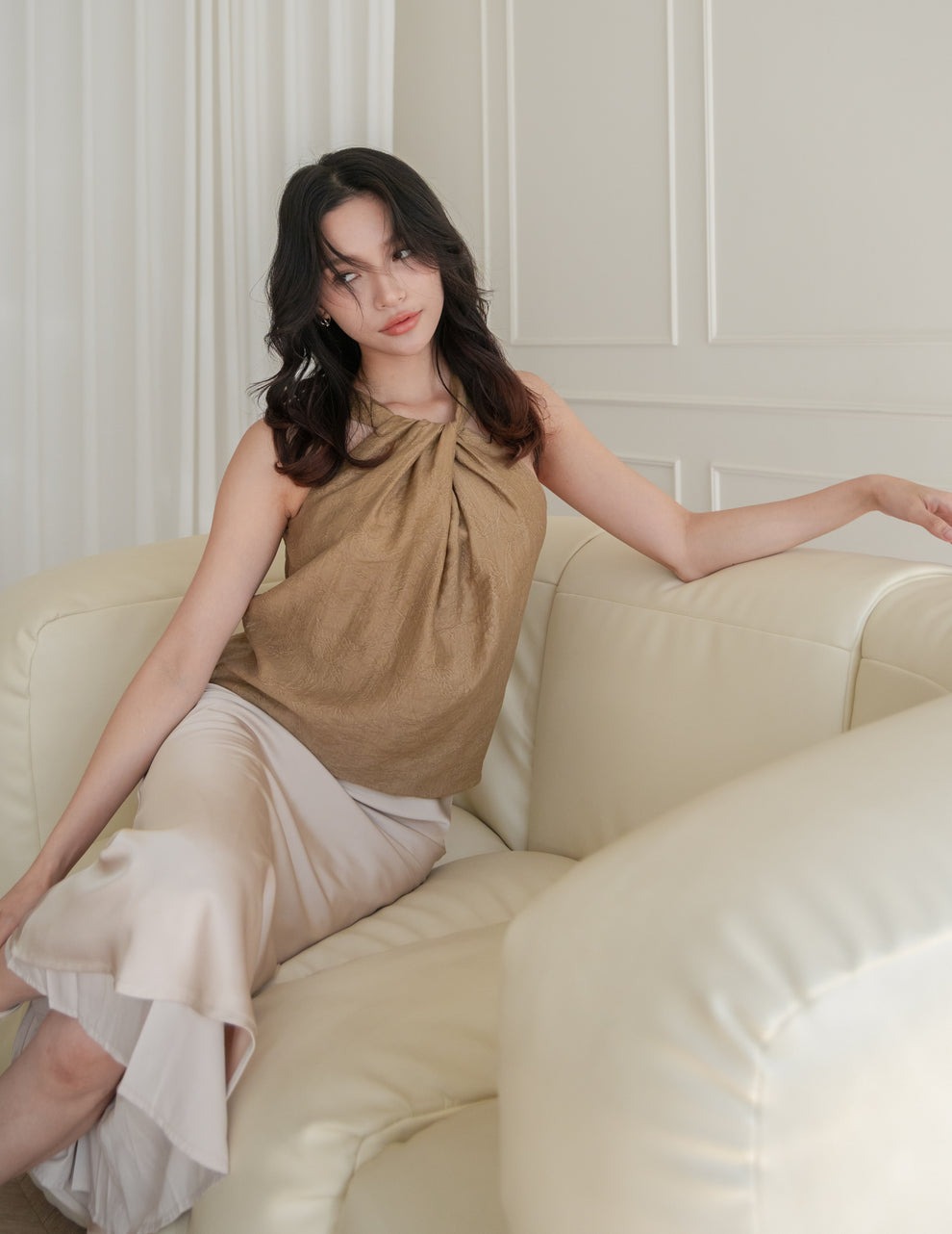 התקררו בקיץ הזה עם 4 עיצובים מגניבים של חולצות ללא שרוולים - תמונה 5. Giải nhiệt mùa hè với 4 mẫu áo không tay cực chất- Ảnh 5.