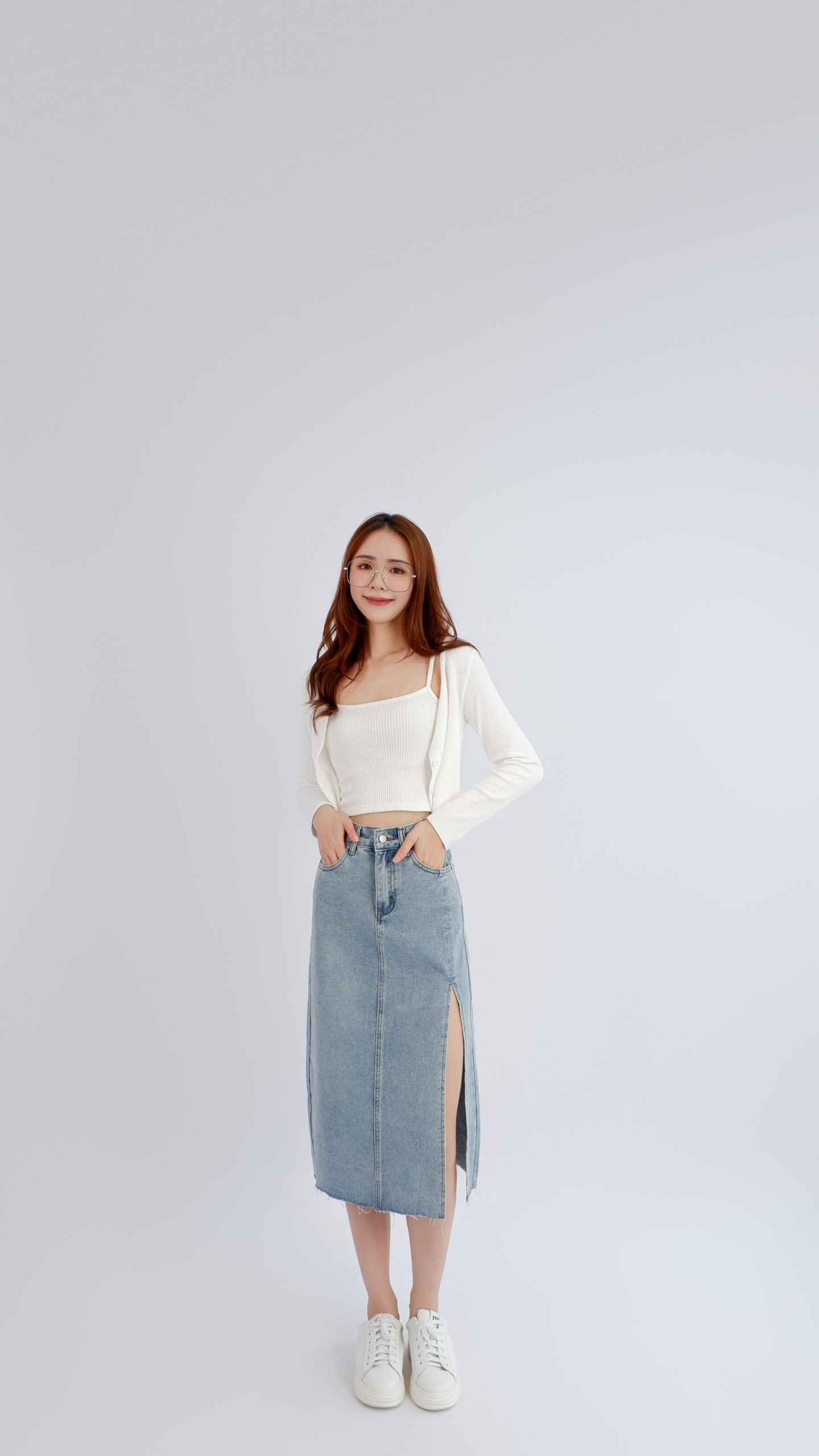 Khoe trọn cá tính với chân váy xẻ tà cho những ngày hè oi bức- Ảnh 8. Khoe trọn cá tính với chân váy xẻ tà cho những ngày hè oi bức- Ảnh 8.