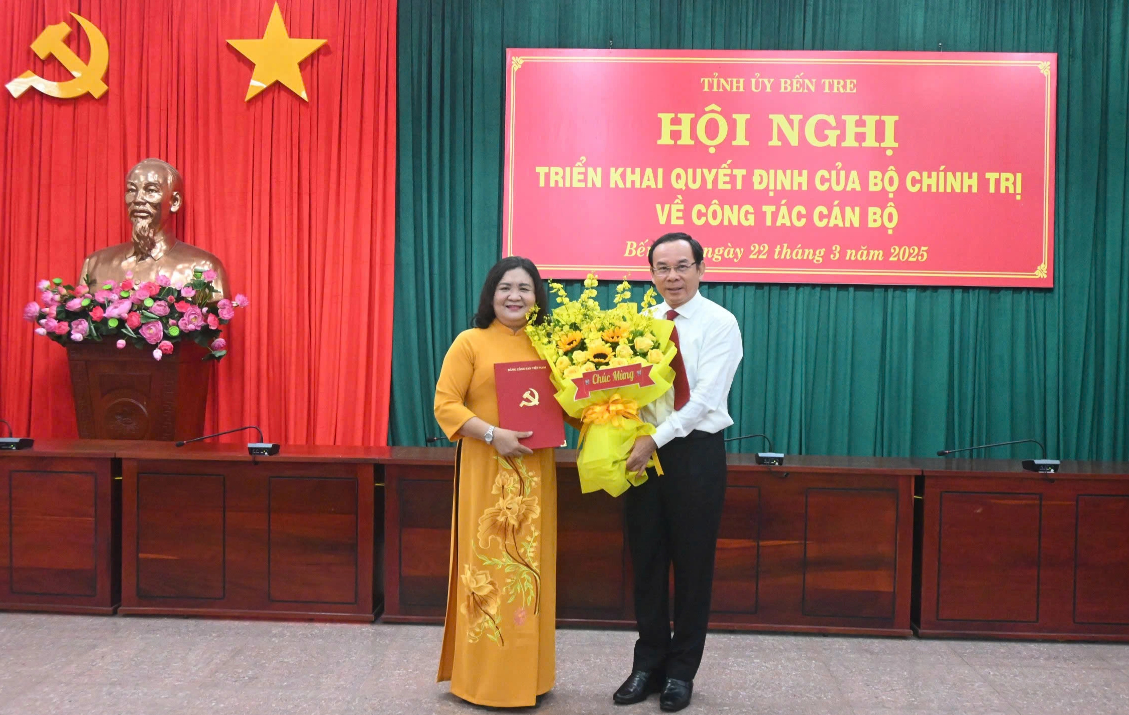 Bà Hồ Thị Hoàng Yến làm Bí thư Tỉnh ủy Bến Tre- Ảnh 1. Bà Hồ Thị Hoàng Yến làm Bí thư Tỉnh ủy Bến Tre- Ảnh 1.