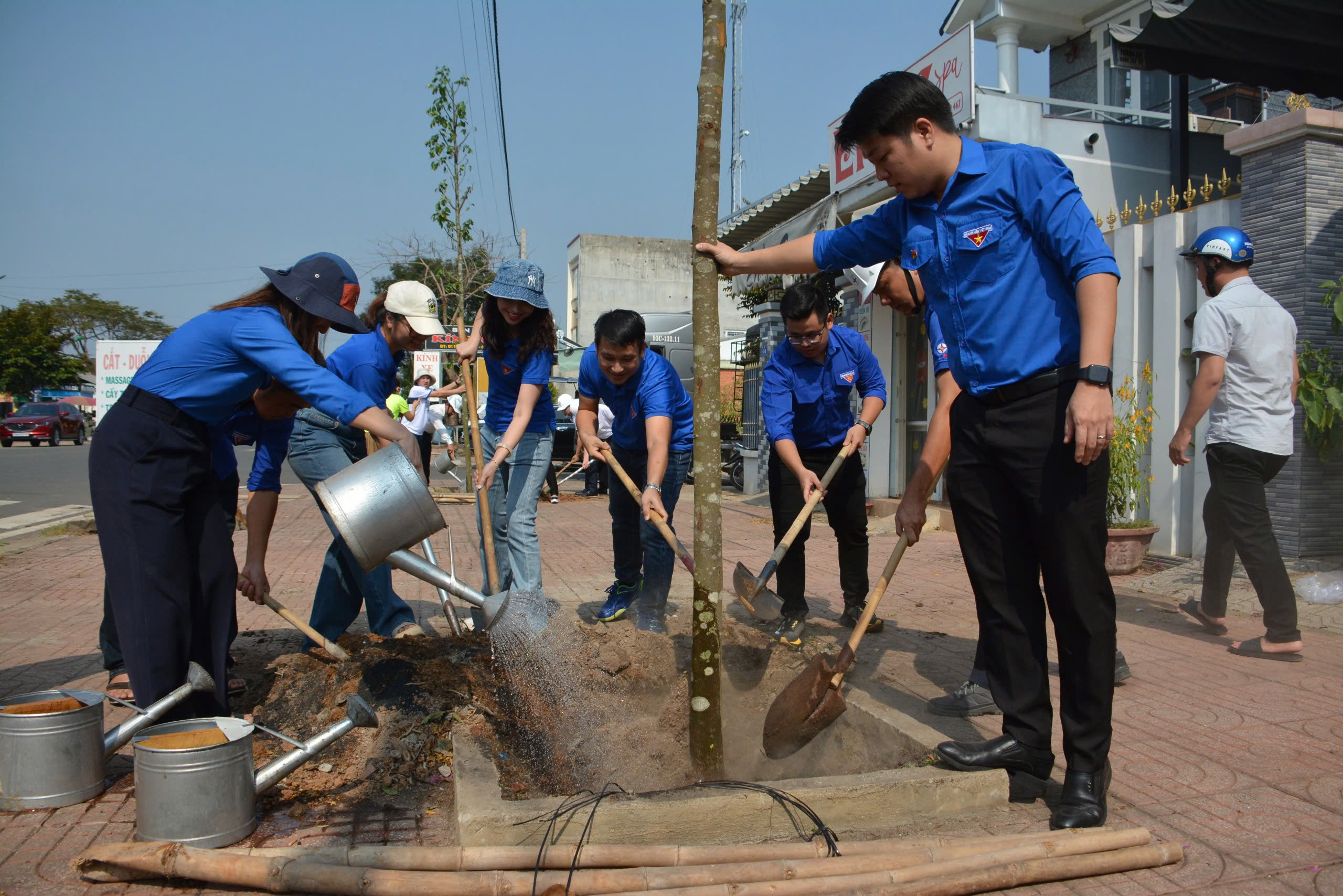 EVNSPC dẫn đầu chuyển dịch xanh hướng tới tương lai bền vững - Ảnh 5. EVNSPC dẫn đầu chuyển dịch xanh hướng tới tương lai bền vững - Ảnh 5.