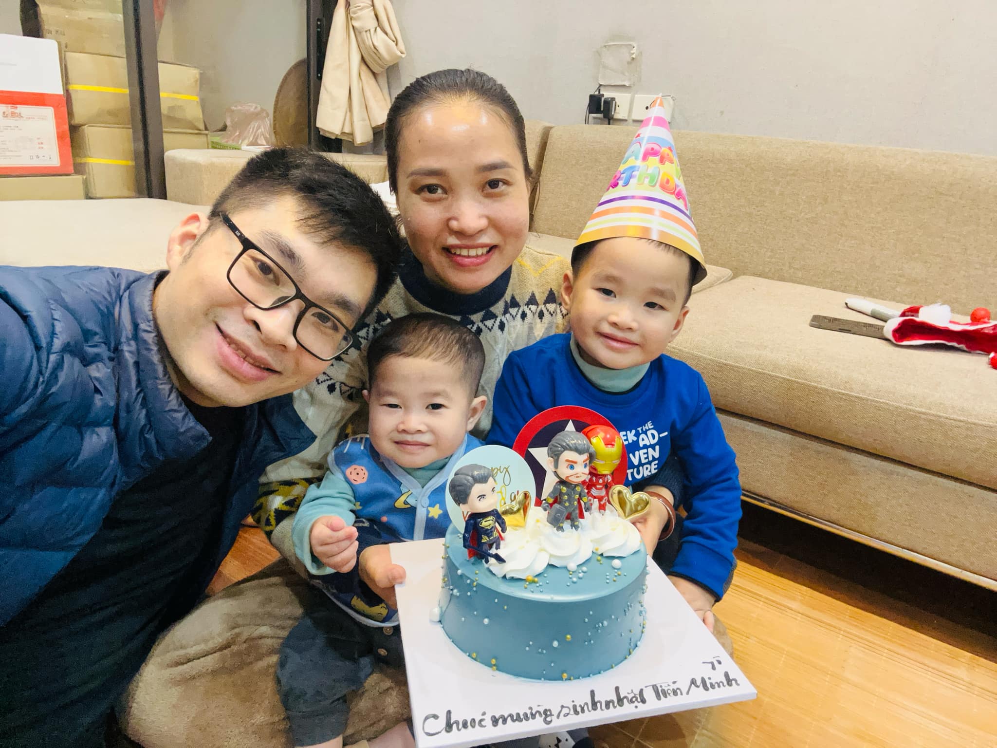 Chuyện xúc động của bé trai mắc bệnh hiếm tìm kiếm bước chân đầu đời - Ảnh 3. Chuyện xúc động của bé trai mắc bệnh hiếm tìm kiếm bước chân đầu đời - Ảnh 3.