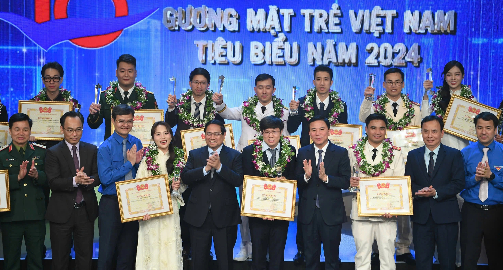 Thanh niên Việt Nam dám đương đầu , dấn thân vì tương lai đất nước - Ảnh 7. Thanh niên Việt Nam dám đương đầu , dấn thân vì tương lai đất nước - Ảnh 7.