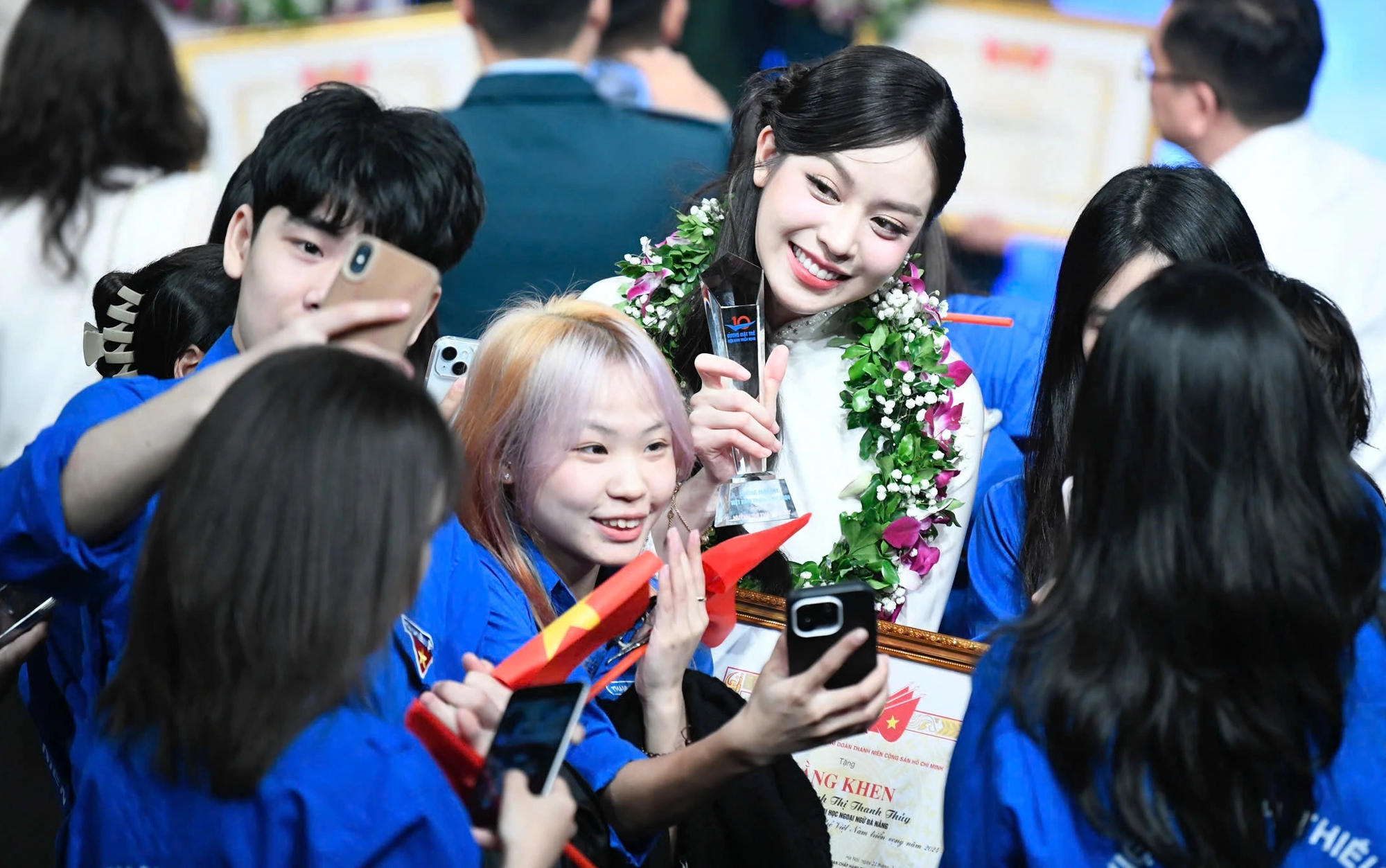 Thanh niên Việt Nam dám đương đầu , dấn thân vì tương lai đất nước - Ảnh 8. Thanh niên Việt Nam dám đương đầu , dấn thân vì tương lai đất nước - Ảnh 8.