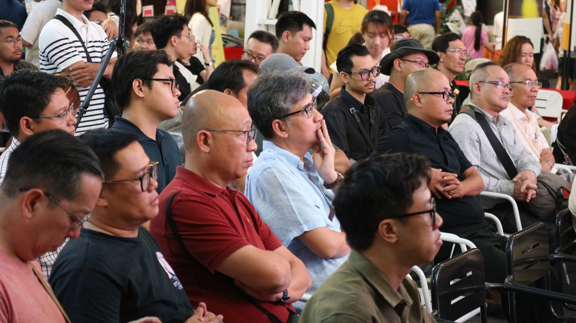 Nam sinh lớp 12 và triển lãm ảnh về TP.HCM: Góc nhìn trẻ trung của tuổi 18 - Ảnh 6. Nam sinh lớp 12 và triển lãm ảnh về TP.HCM: Góc nhìn trẻ trung của tuổi 18 - Ảnh 5.