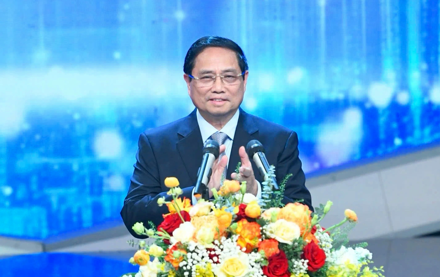 Thanh niên Việt Nam dám đương đầu , dấn thân vì tương lai đất nước - Ảnh 1. Thanh niên Việt Nam dám đương đầu , dấn thân vì tương lai đất nước - Ảnh 1.