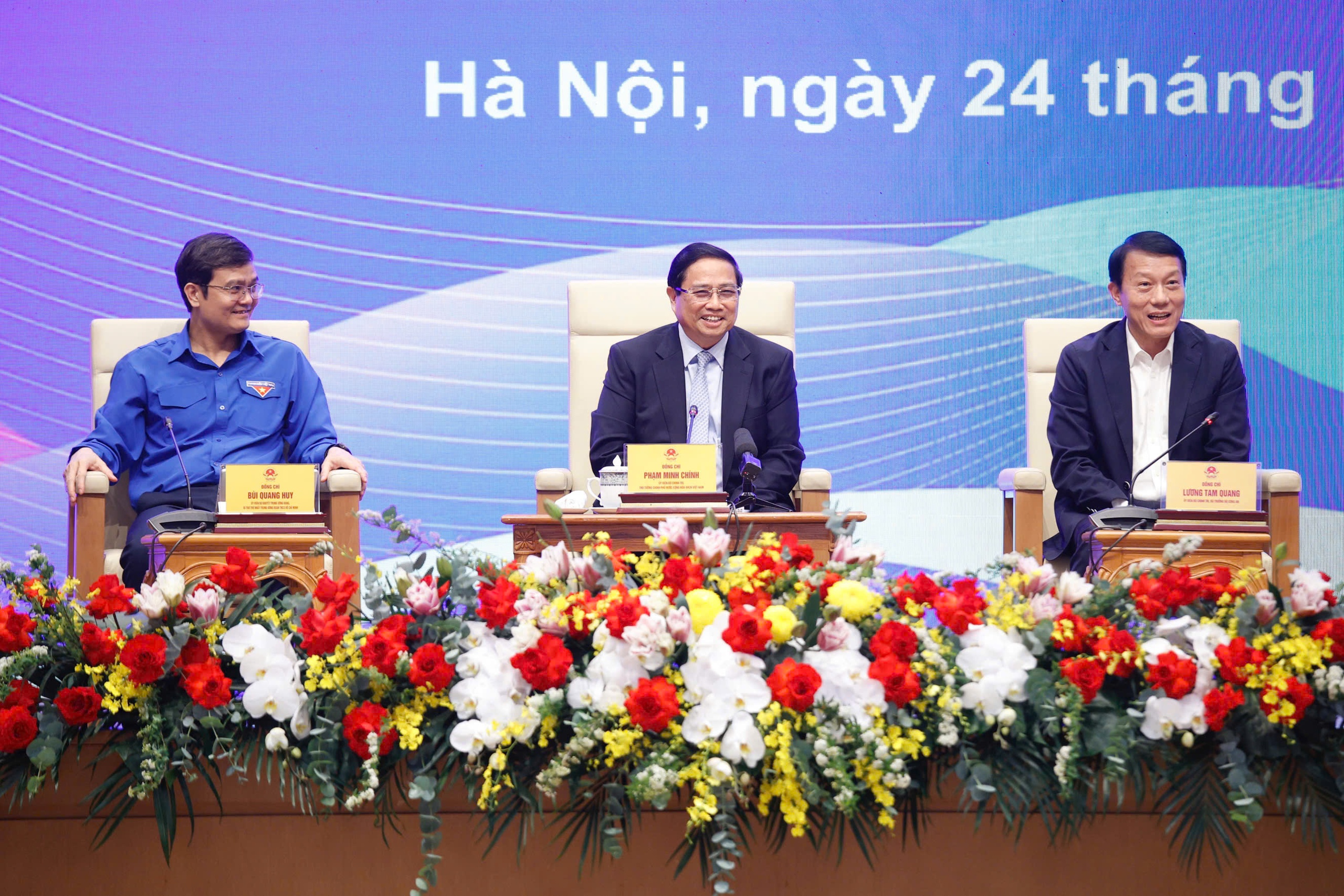 Thanh niên Việt Nam mạnh dạn đưa ra sáng kiến phát triển khoa học công nghệ - Ảnh 6. Thanh niên Việt Nam mạnh dạn đưa ra sáng kiến phát triển khoa học công nghệ - Ảnh 6.