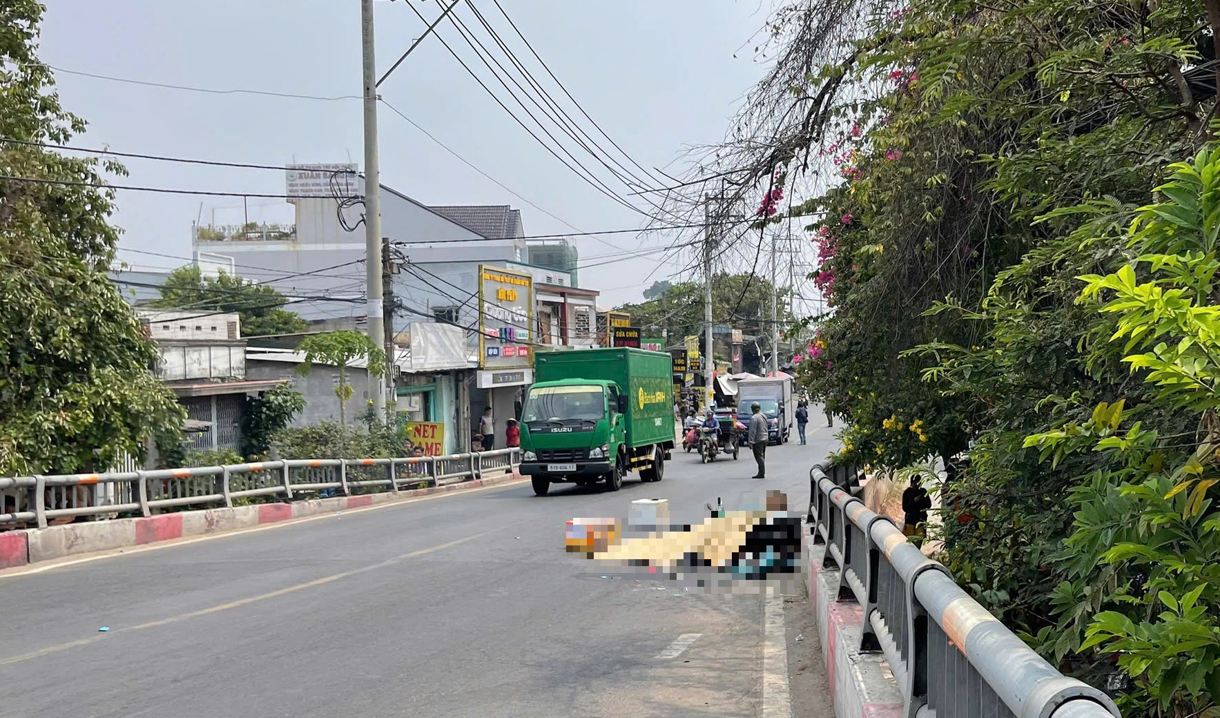 TP.HCM: Lại xảy ra tai nạn xe container trên tỉnh lộ 43, một người tử vong - Ảnh 1.