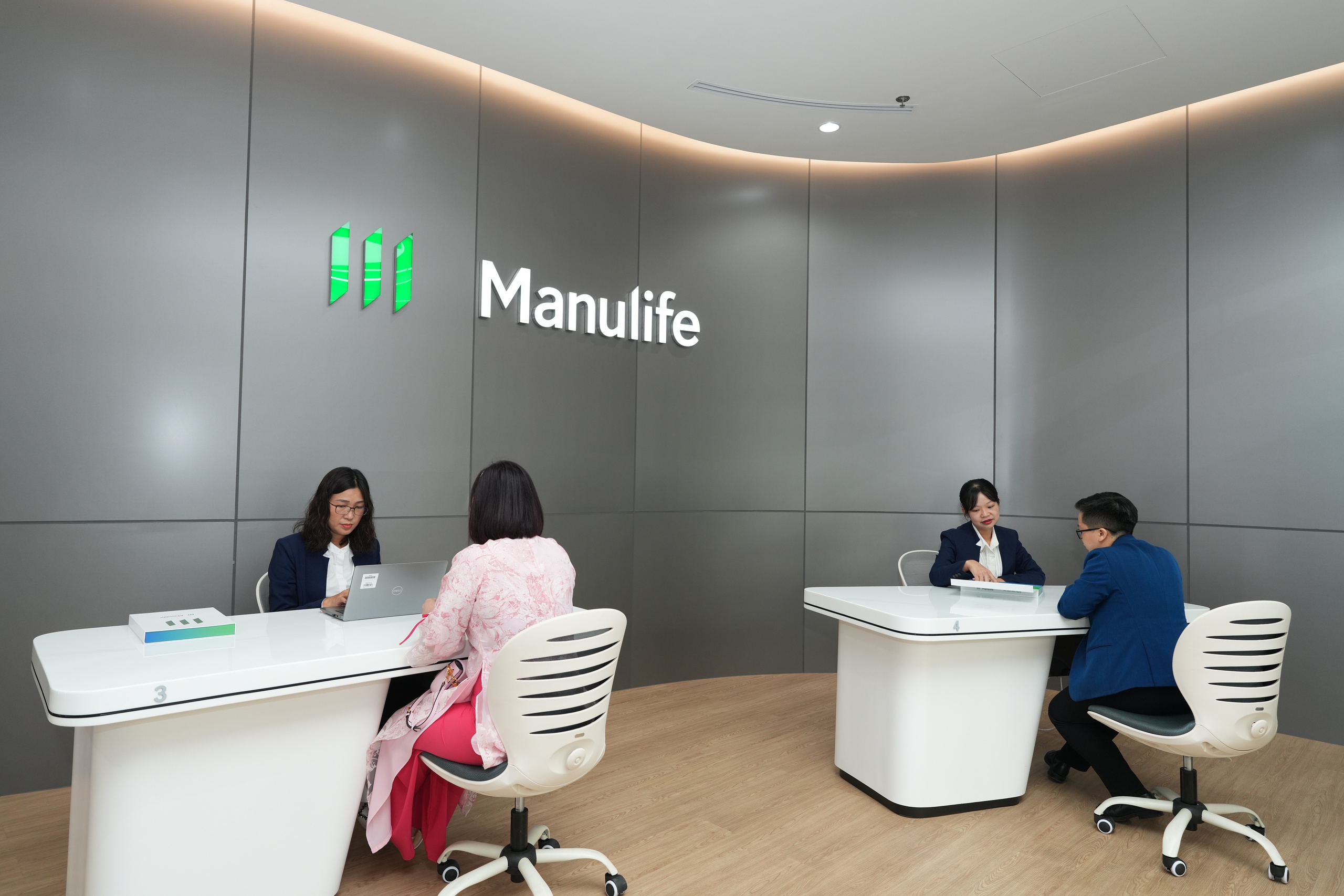 Manulife khai trương văn phòng mới tại 'phố' tài chính quận 1, TP.HCM - Ảnh 4.