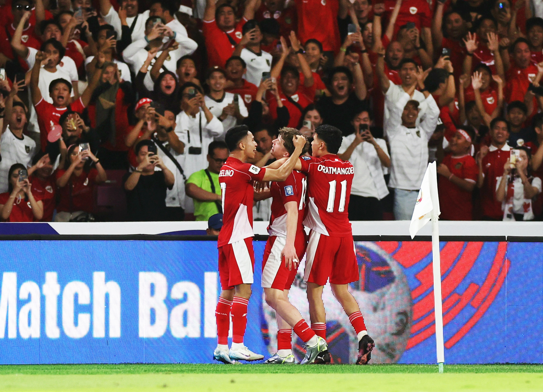 Phản ứng của CĐV Indonesia khi sáng cửa dự World Cup 2 Đội tuyển Indonesia đánh bại Bahrain: HLV Kluivert tạo sốc, giấc mơ World  Cup chưa bị chôn vùi