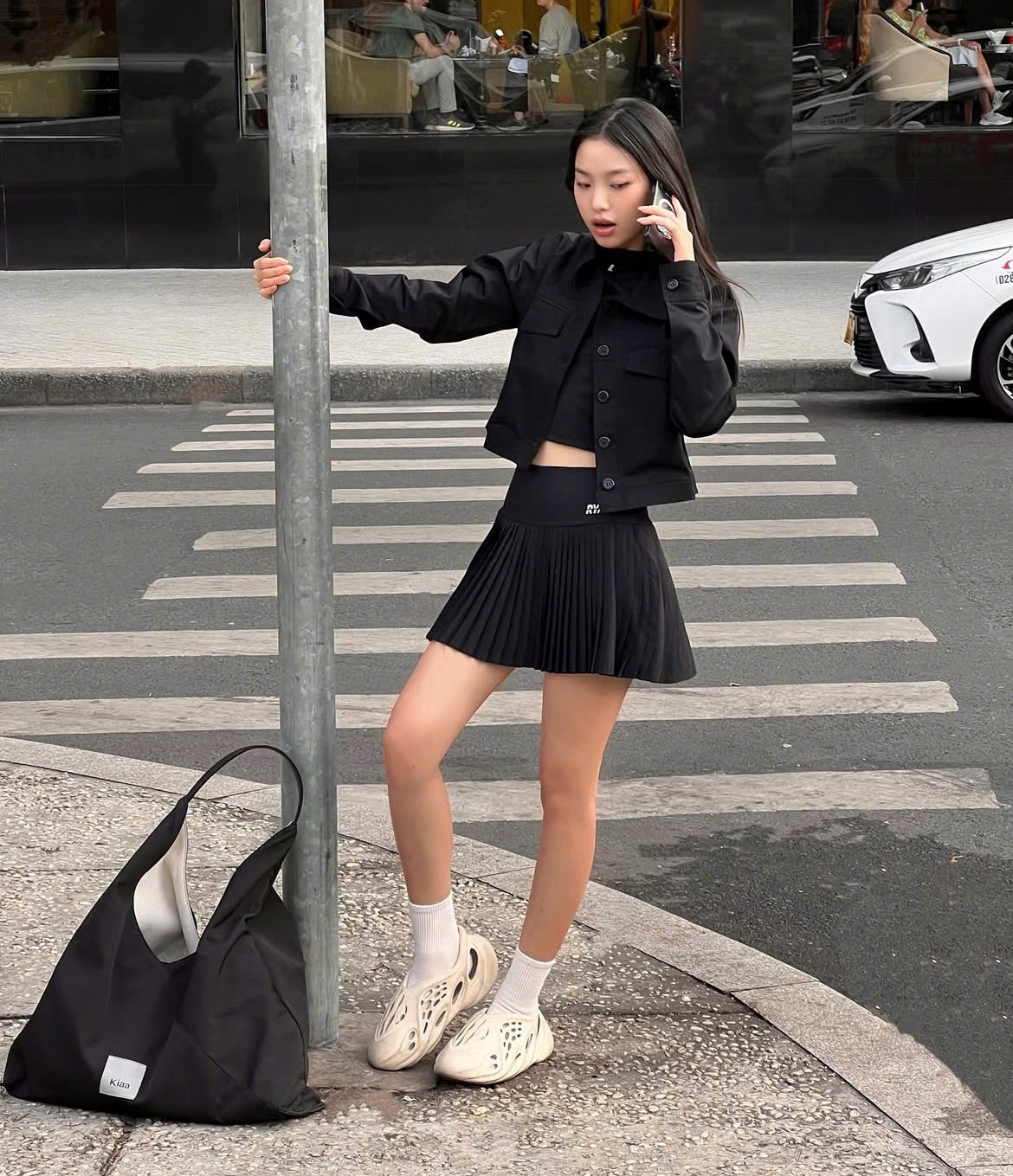 미니스커트로 여름룩을 새롭게 바꿔보세요 - 사진 8. Làm mới cho diện mạo ngày hè với chân váy mini- Ảnh 8.