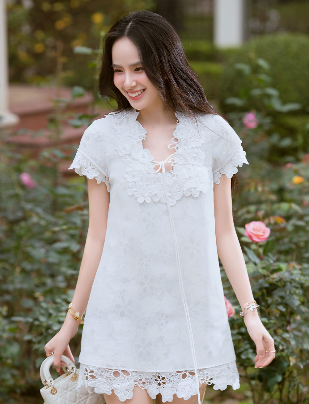 晴れた夏には白いドレスを着てください - 写真 5。 Diện váy trắng cho mùa hè đầy nắng- Ảnh 5.