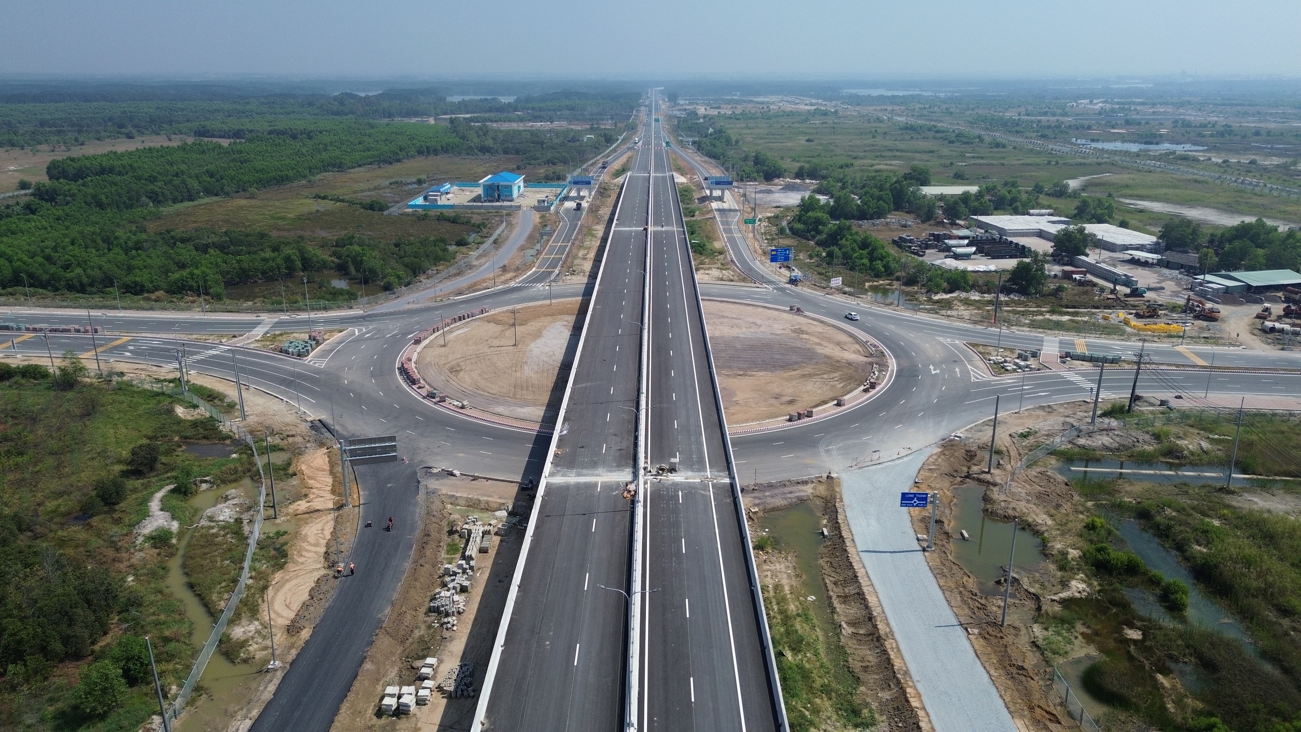 Cao tốc Bến Lức - Long Thành: Kiến nghị bổ sung 5 tuyến đường gom dân sinh - Ảnh 1.