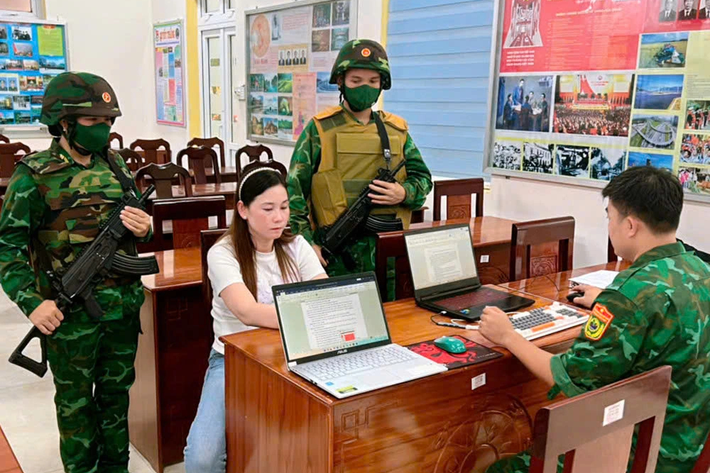 Long An: Phát hiện cô gái trốn truy nã muốn xuất cảnh trái phép sang Campuchia- Ảnh 1. Long An: Phát hiện cô gái trốn truy nã muốn xuất cảnh trái phép sang Campuchia- Ảnh 1.