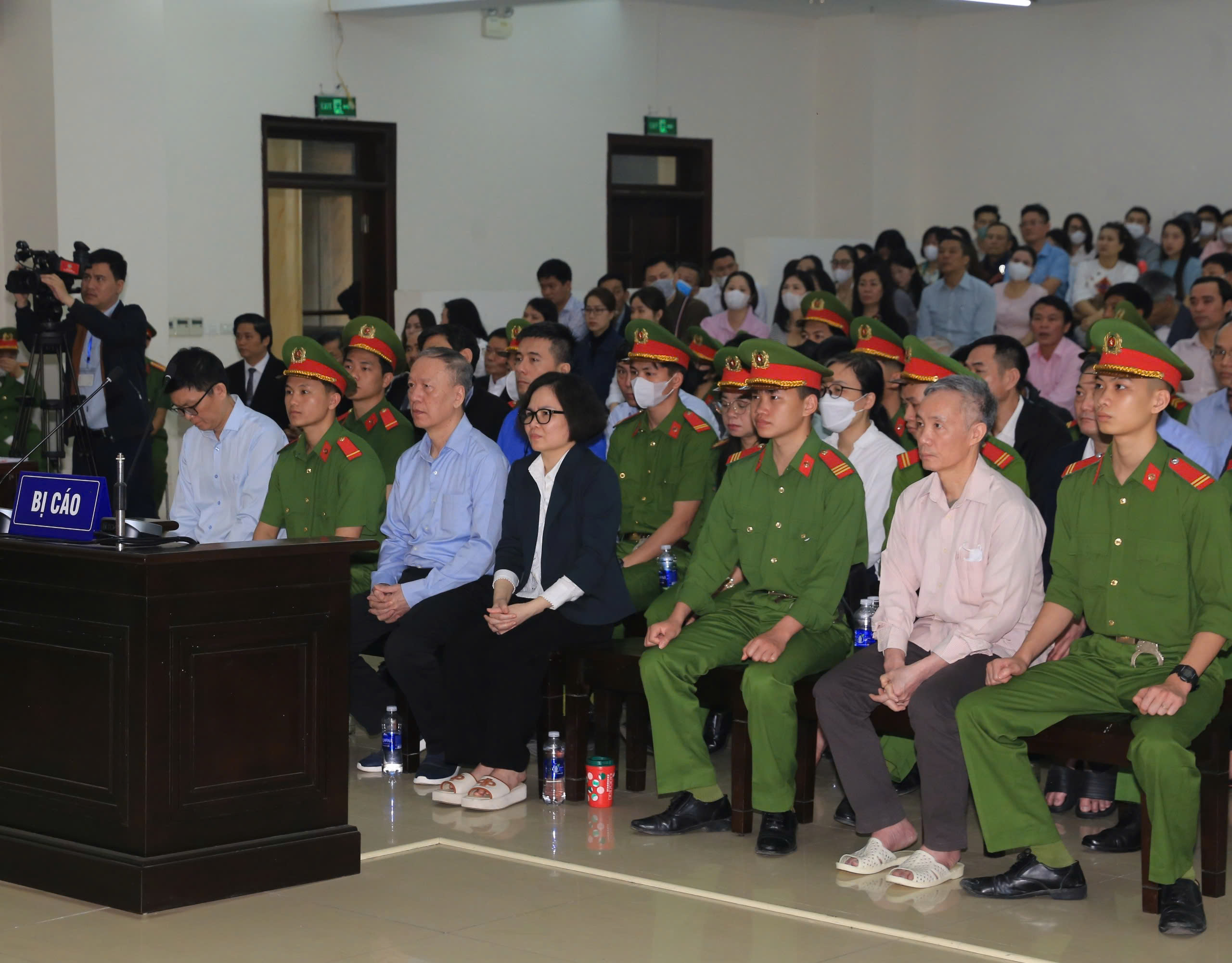 Ông Trịnh Văn Quyết bệnh nặng, tòa hoãn xử đến tháng 6- Ảnh 1. Ông Trịnh Văn Quyết bệnh nặng, tòa hoãn xử đến tháng 6- Ảnh 1.