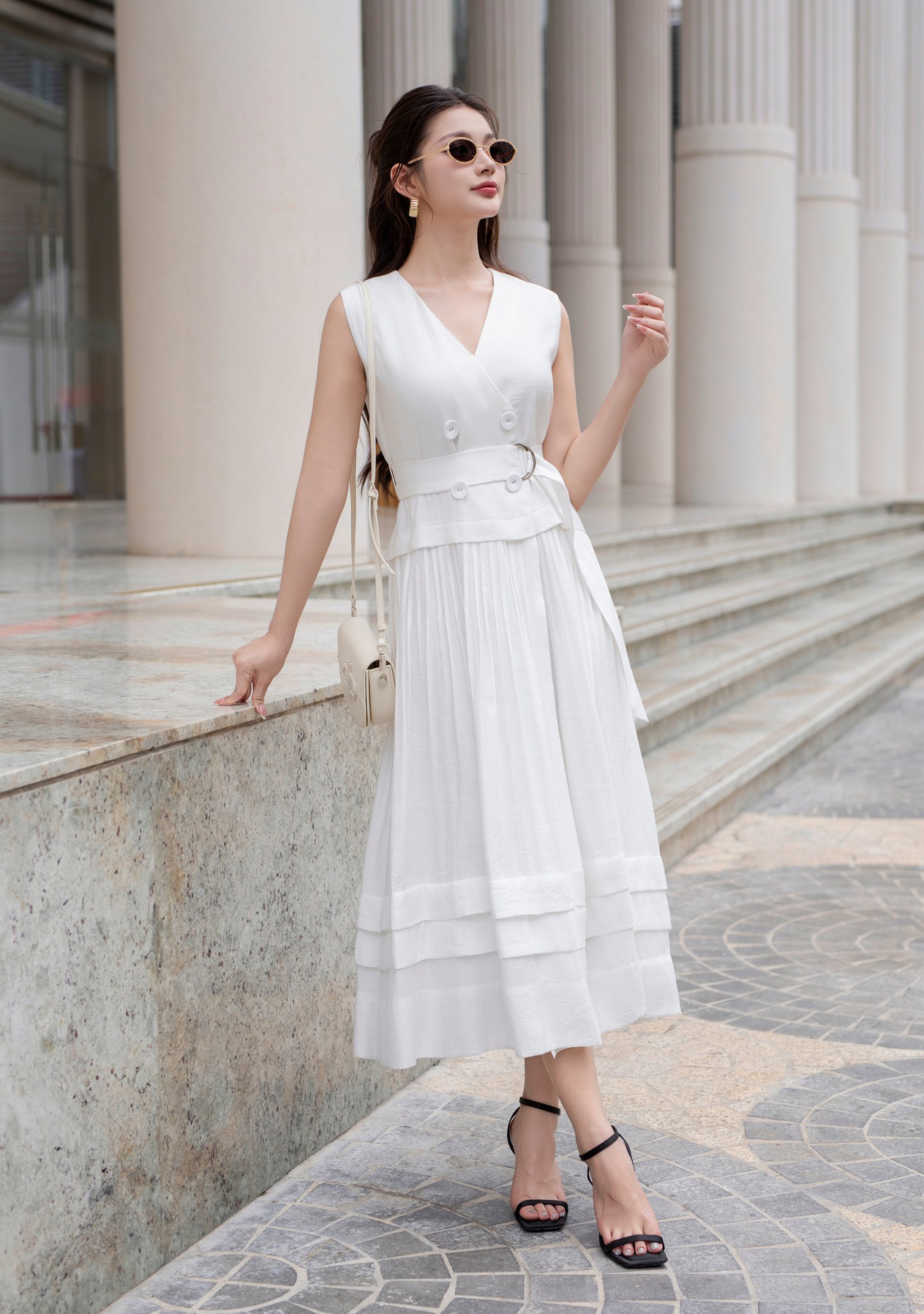 晴れた夏には白いドレスを着てください - 写真 3。 Diện váy trắng cho mùa hè đầy nắng- Ảnh 3.