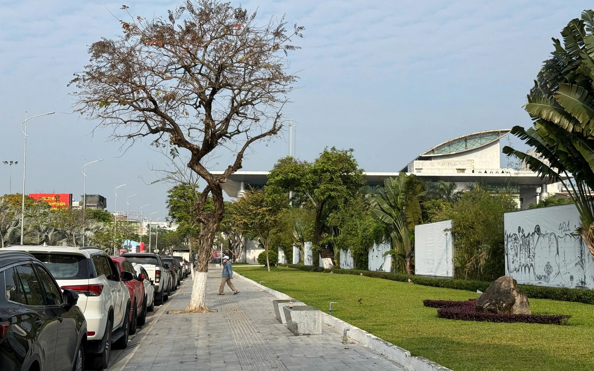 Đẩy nhanh tiến độ nâng cấp các tuyến đường kinh doanh sầm uất trung tâm TP.Đà Nẵng - Ảnh 4.
