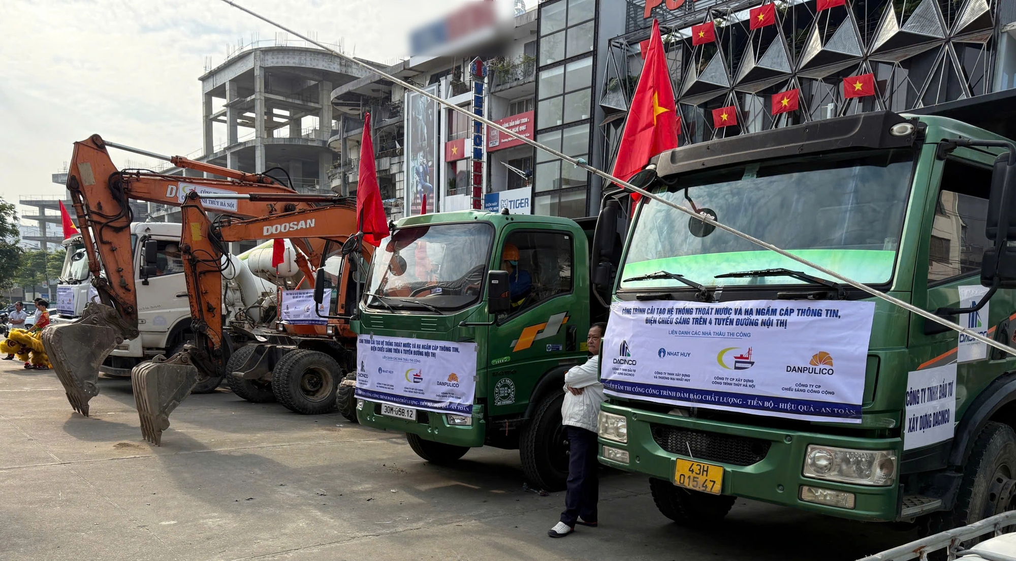 Đẩy nhanh tiến độ nâng cấp các tuyến đường kinh doanh sầm uất trung tâm TP.Đà Nẵng - Ảnh 2.
