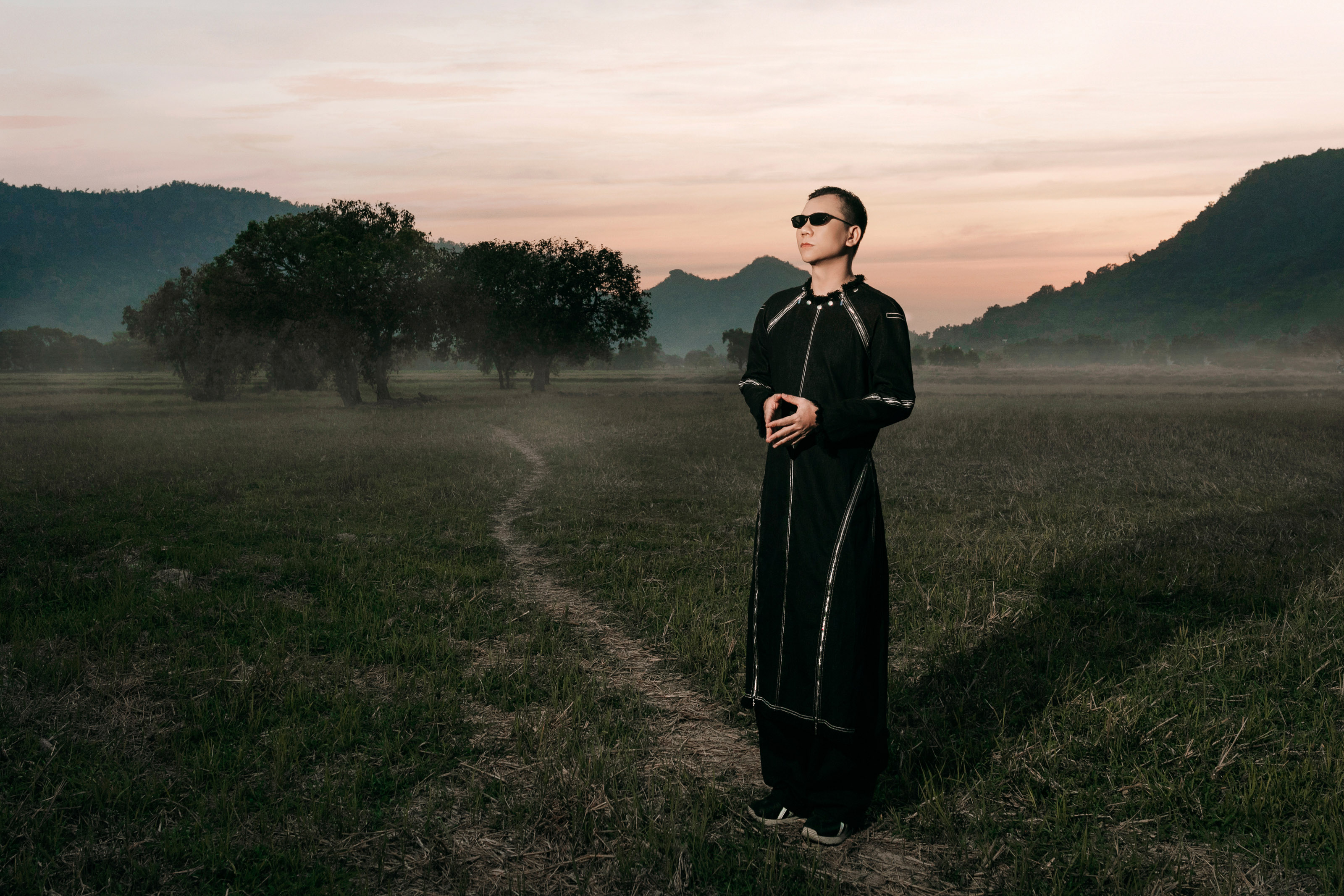 'Áo dài về trên quê hương', nhiếp ảnh gia đưa áo dài vào cuộc sống - Ảnh 7.