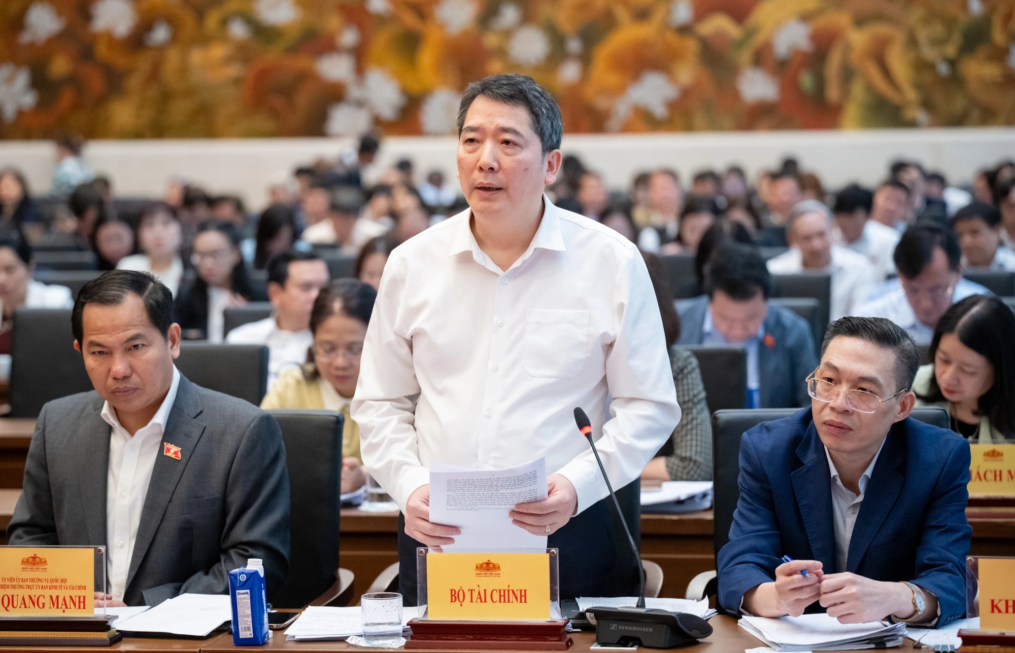 Đại biểu lo tăng thuế rượu, bia sẽ thất thu, Bộ Tài chính nói phải chấp nhận - Ảnh 2.