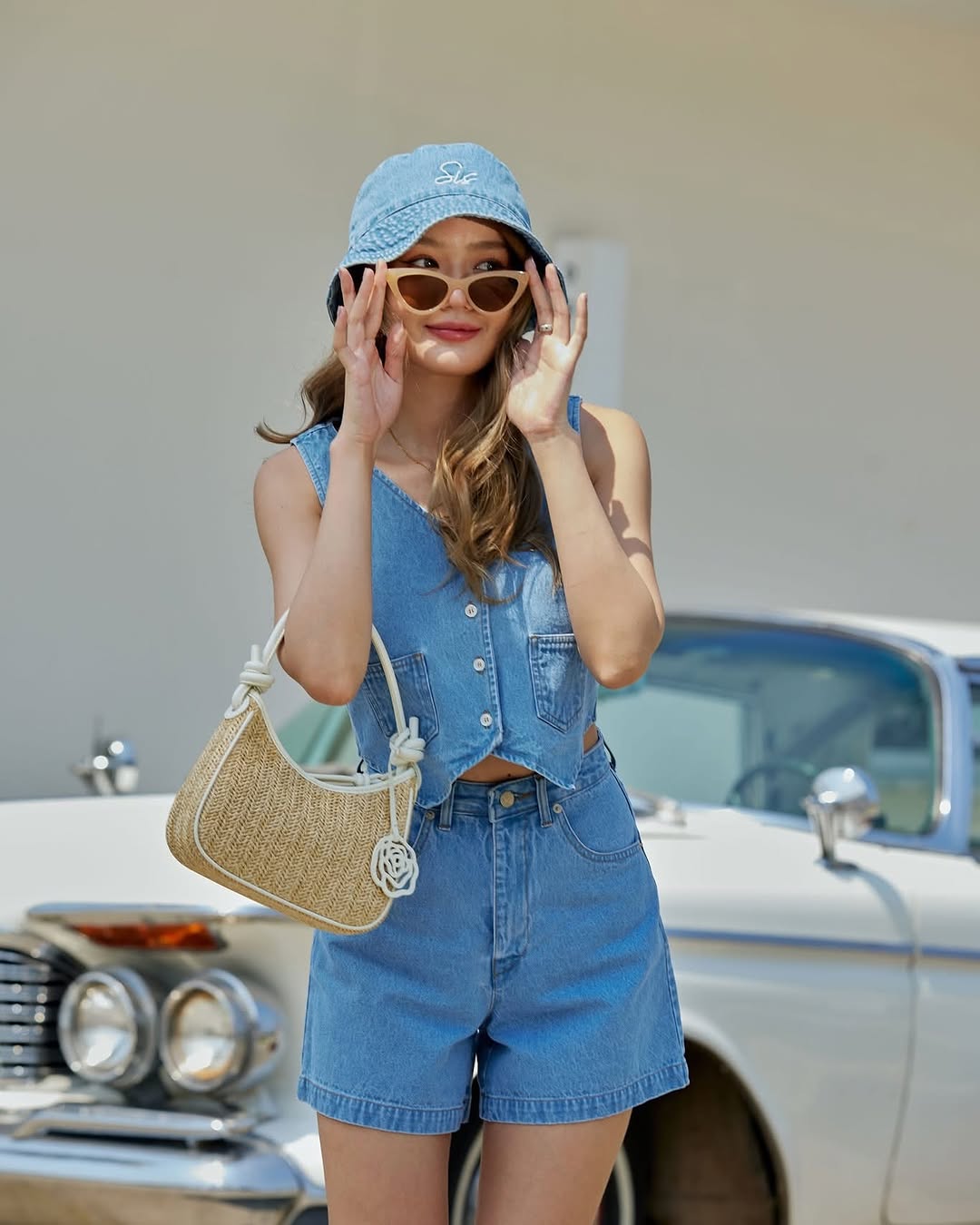 ‘Cháy phố’ ngày hè với trang phục denim on denim cực chất - Ảnh 4.