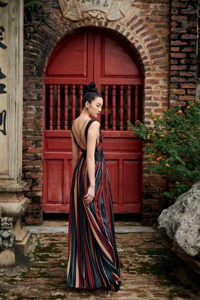Nézd meg a lányoknak szánt maxi ruhastílusokat, hogy nyáron szabadon megmutassák alakjukat - 7. kép. Điểm danh các kiểu đầm maxi cho nàng thỏa sức thả dáng ngày hè- Ảnh 7.