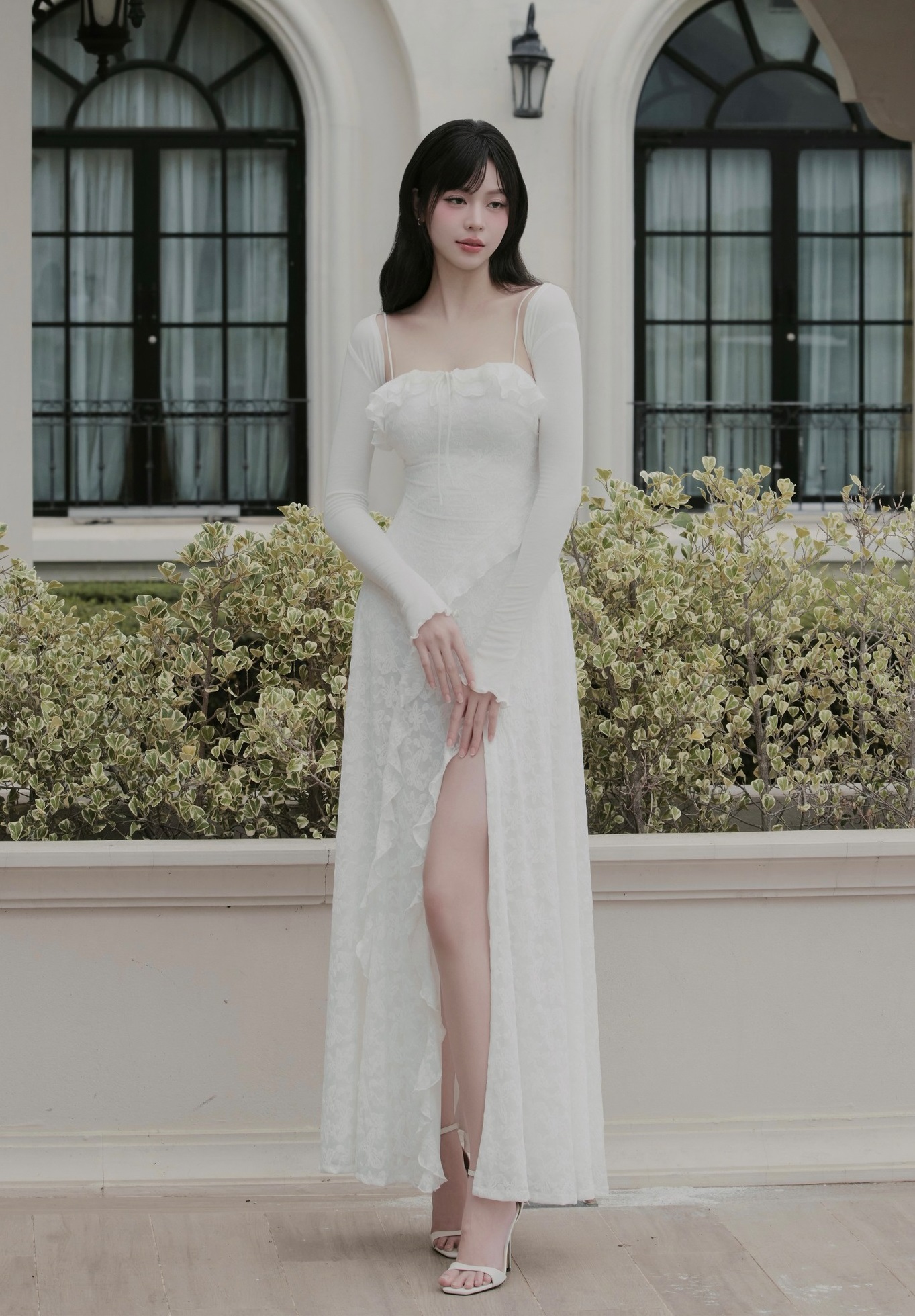 Thanh lịch tuyệt đối với sắc trắng kinh điển - Ảnh 4.