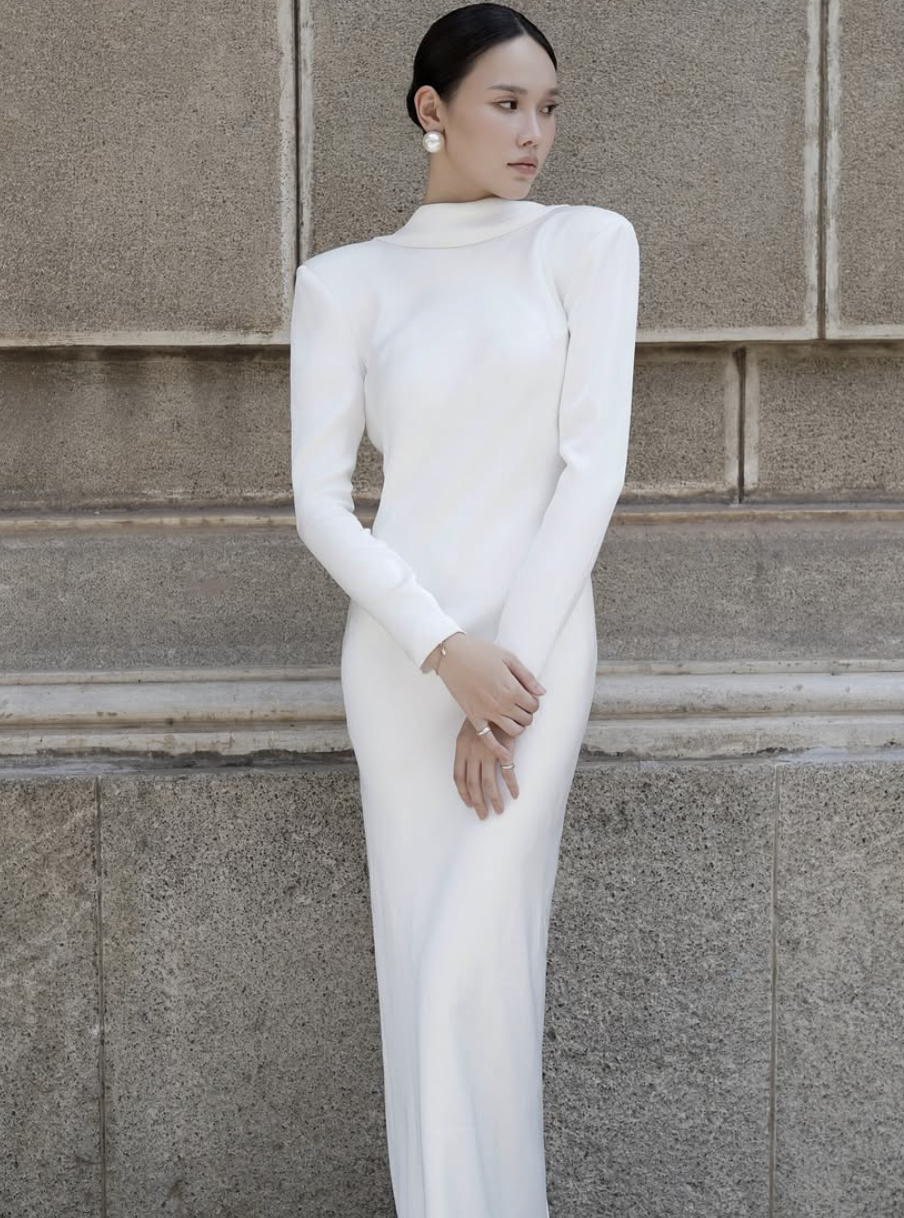 پوشیدن لباس تمام سفید، لوکس و مد روز برای این تابستان - عکس ۹. Diện nguyên cây trắng, sang trọng và thời thượng cho mùa hè năm nay- Ảnh 9.