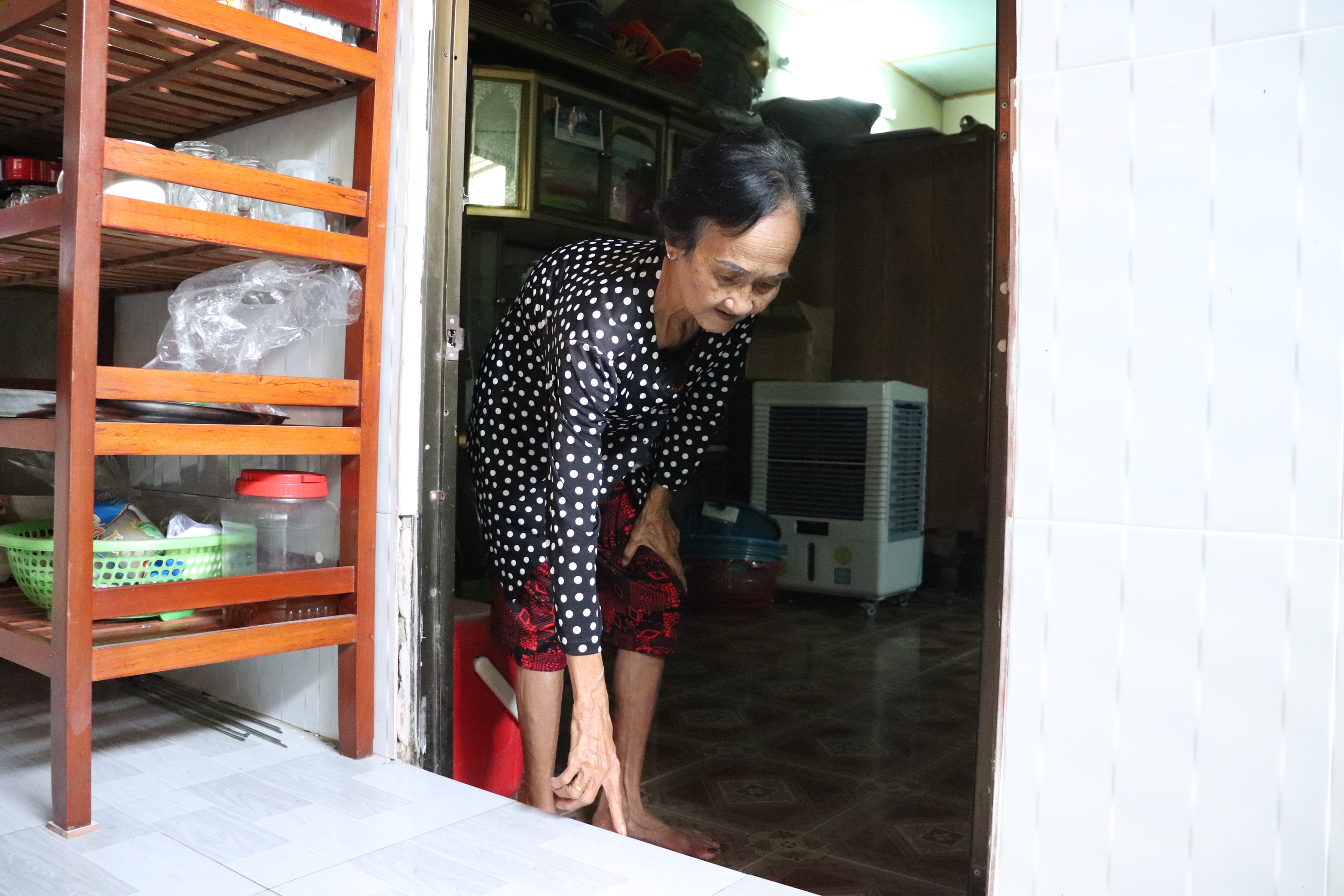 Ký ức kinh hoàng và mong mỏi bờ kè vững chắc ven kênh Lộ - Ảnh 3.