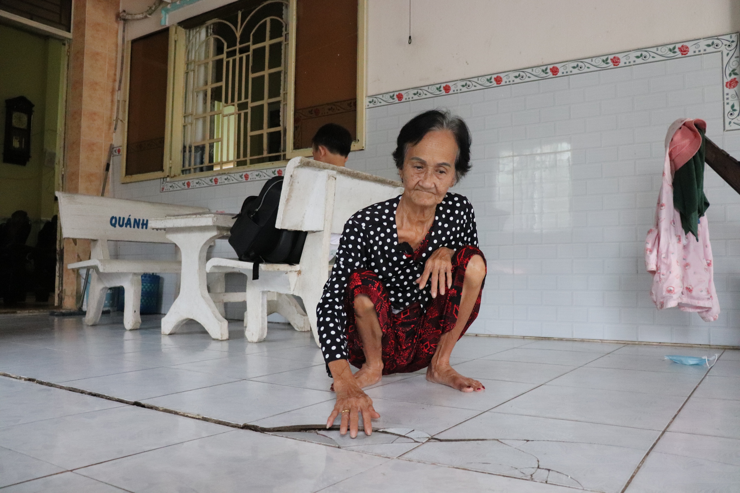 Ký ức kinh hoàng và mong mỏi bờ kè vững chắc ven kênh Lộ - Ảnh 4.